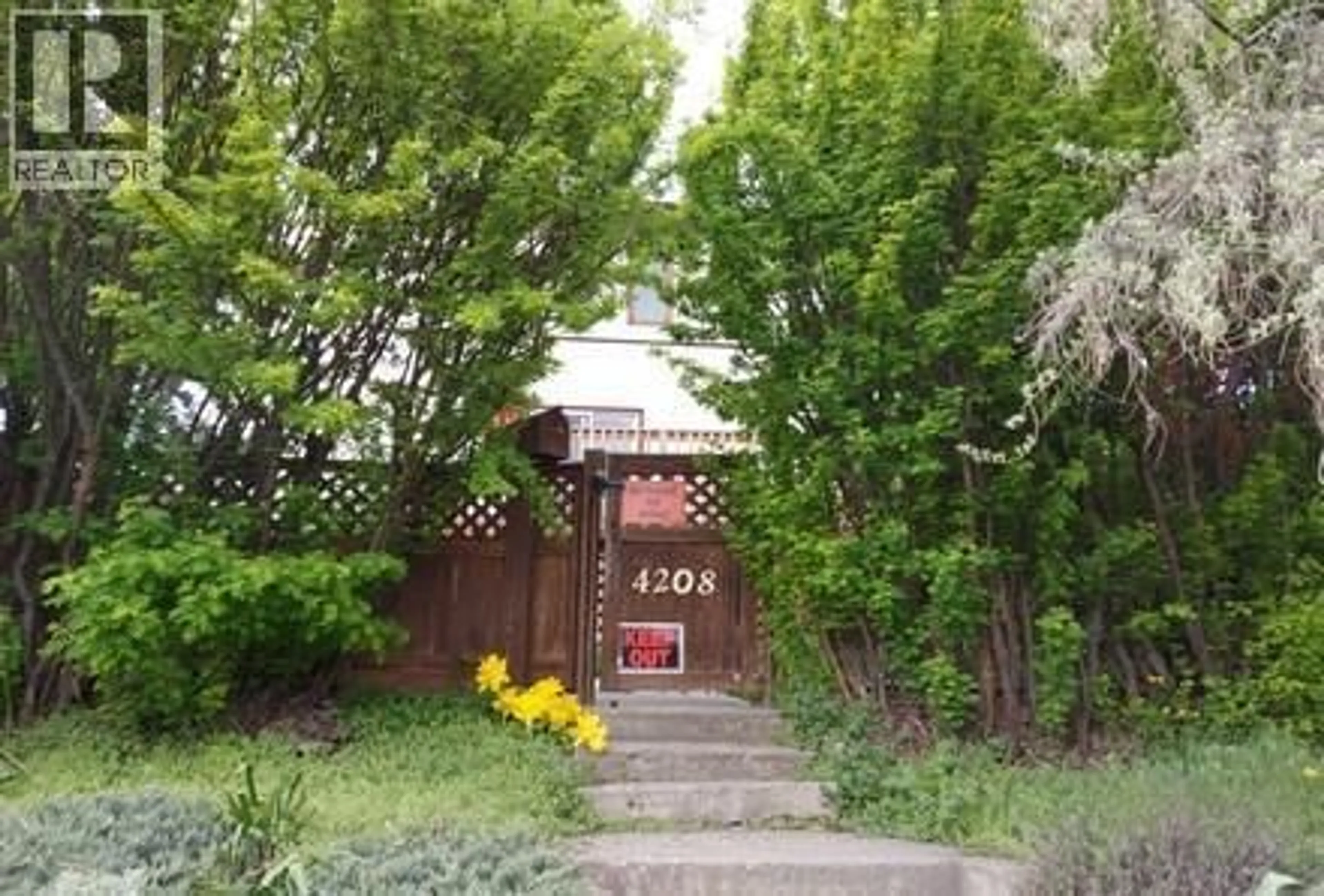 Patio, street for 4208 33 STREET, Vernon British Columbia V1T5V1