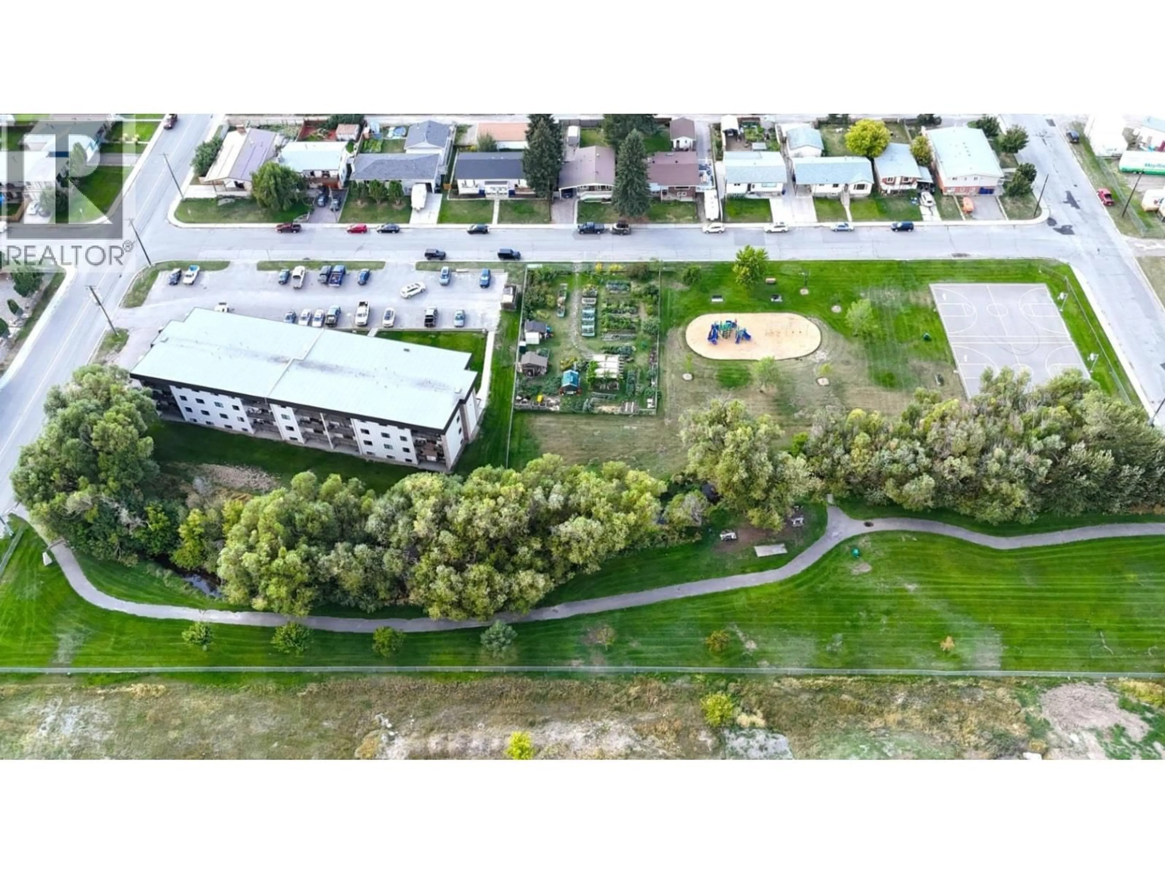 A pic from outside/outdoor area/front of a property/back of a property/a pic from drone, unknown for 407 - 606 18TH AVENUE NORTH, Cranbrook British Columbia V1C5M1