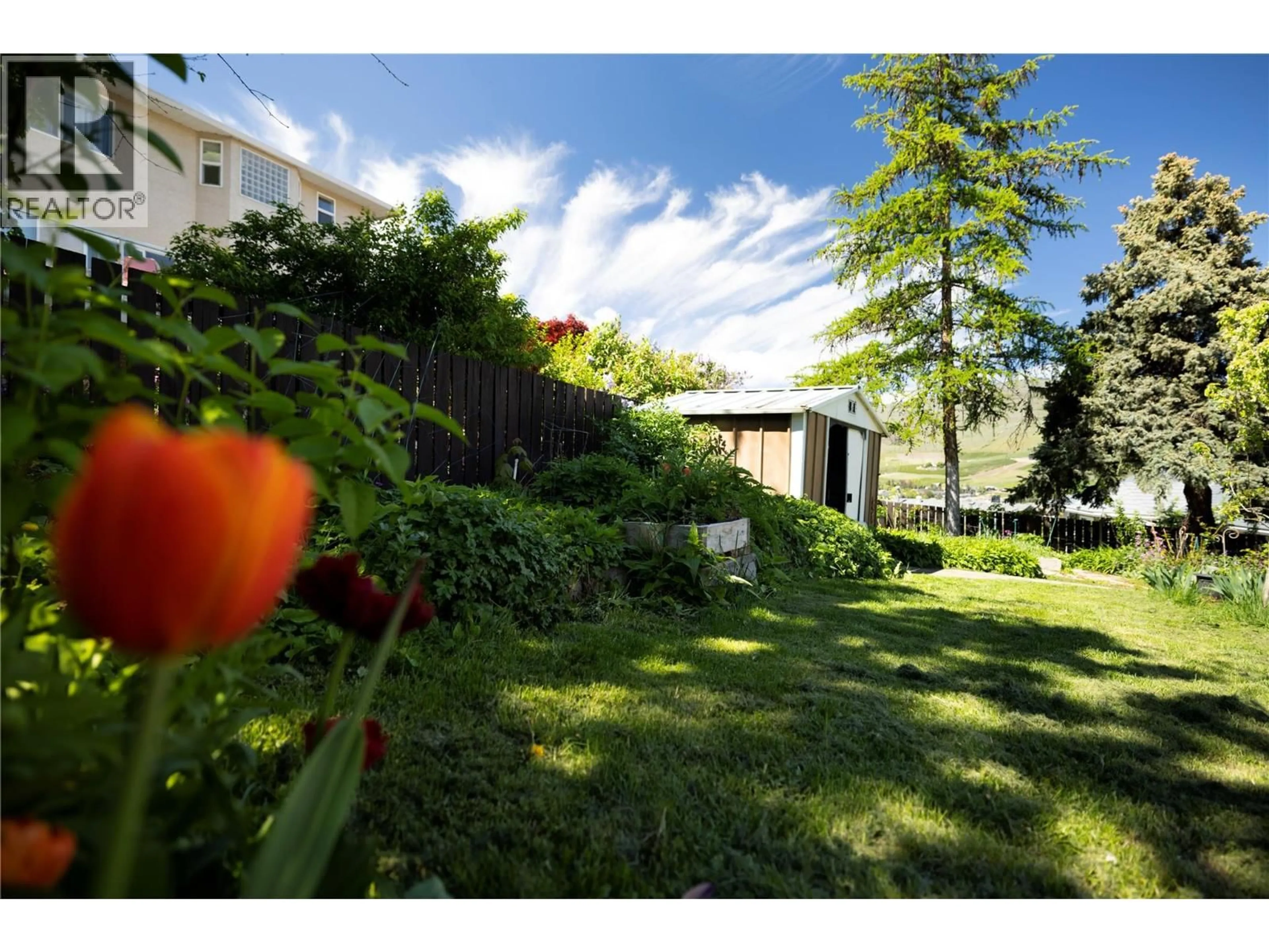 Patio, street for 3928 15 CRESCENT, Vernon British Columbia V1T7H4