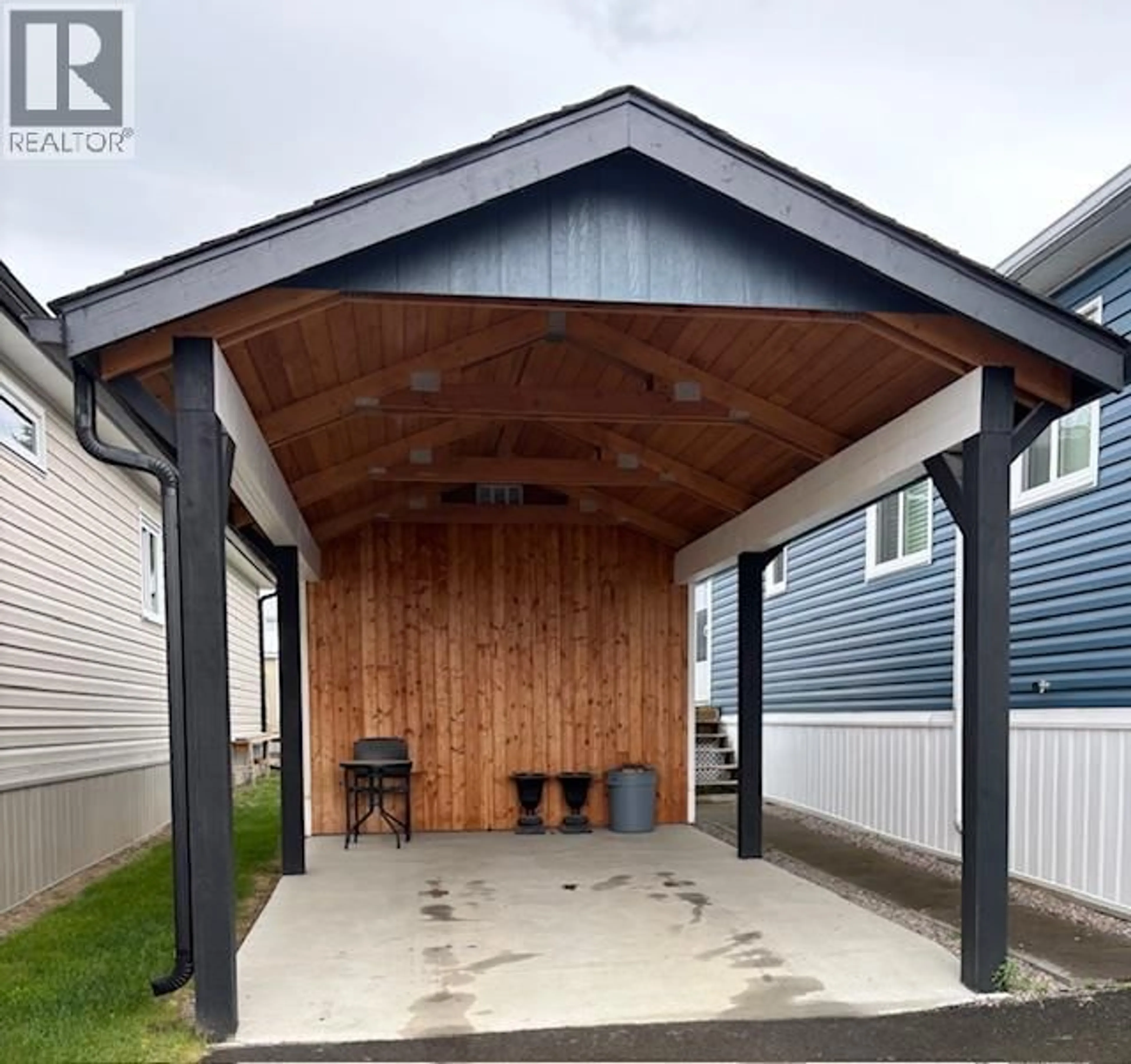 Indoor garage for 8 - 316 CANYON STREET, Creston British Columbia V0B1G3