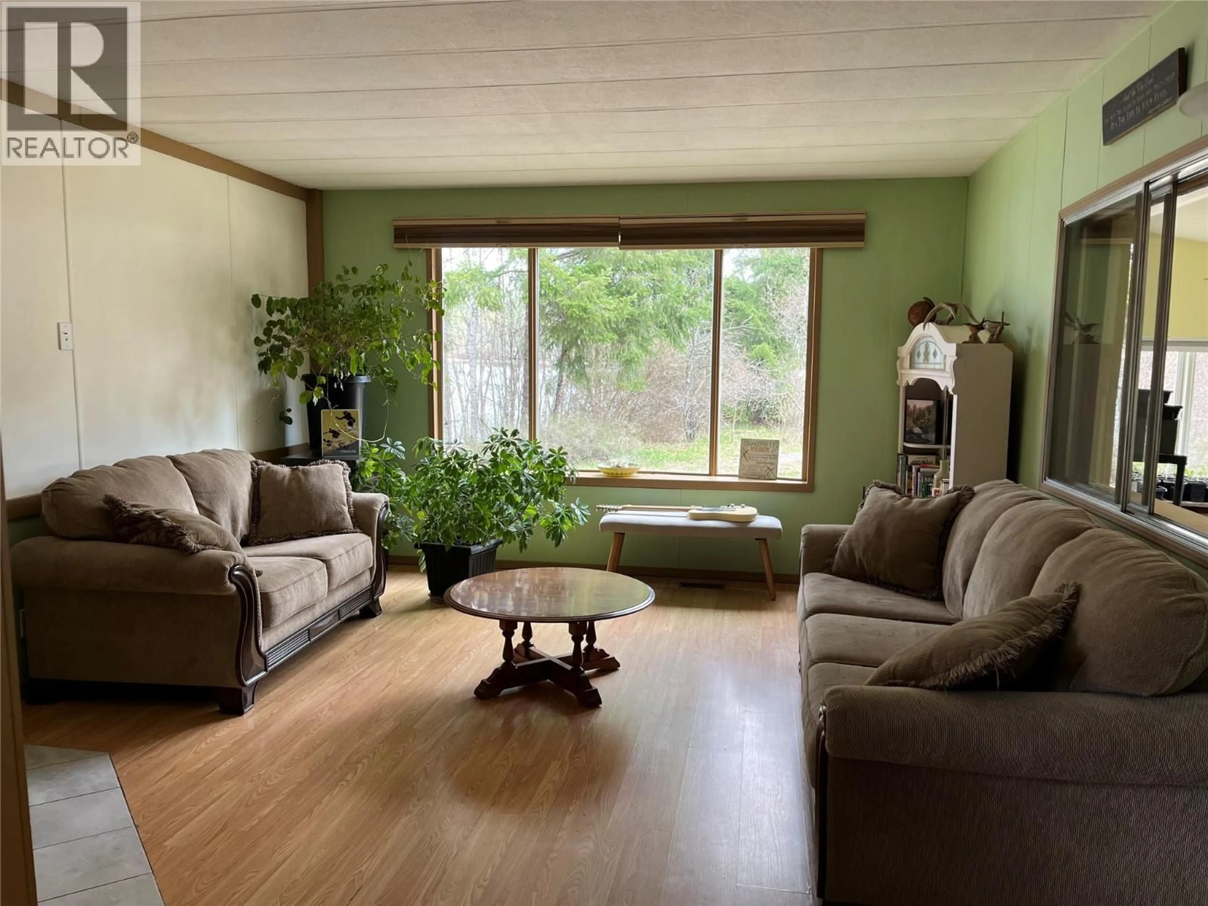 Living room with furniture, unknown for 4 - 361 RIDGE DRIVE, Clearwater British Columbia V0E1N2