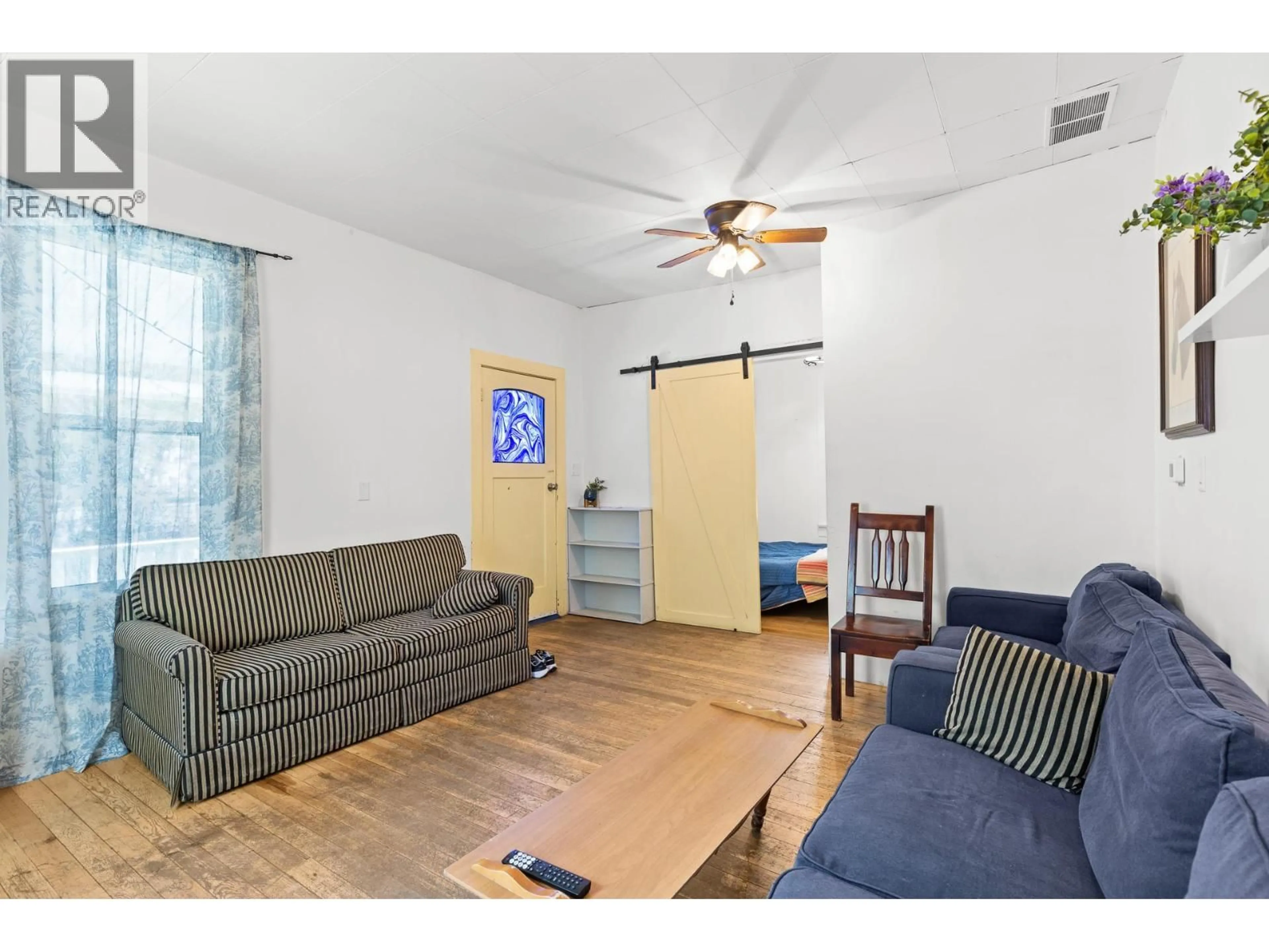 Living room with furniture, unknown for 2029 RICHTER STREET, Kelowna British Columbia V1Y2N4