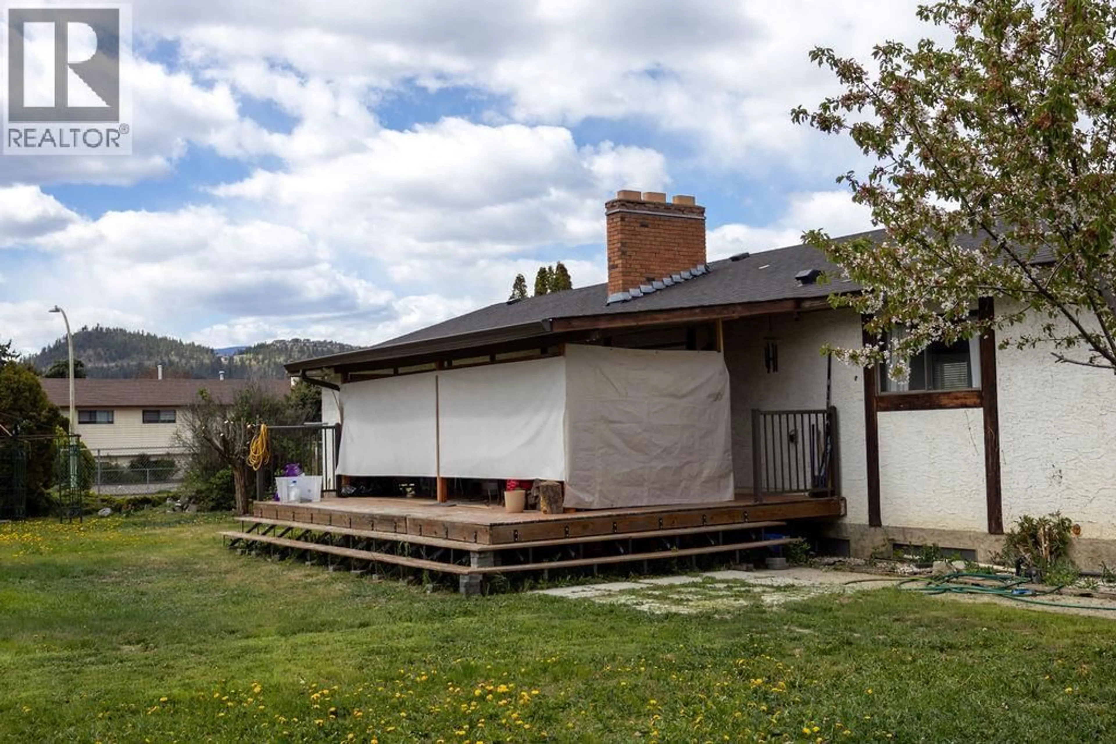 Patio, unknown for 595 MCWILLIAMS ROAD, Kelowna British Columbia V1X7M2