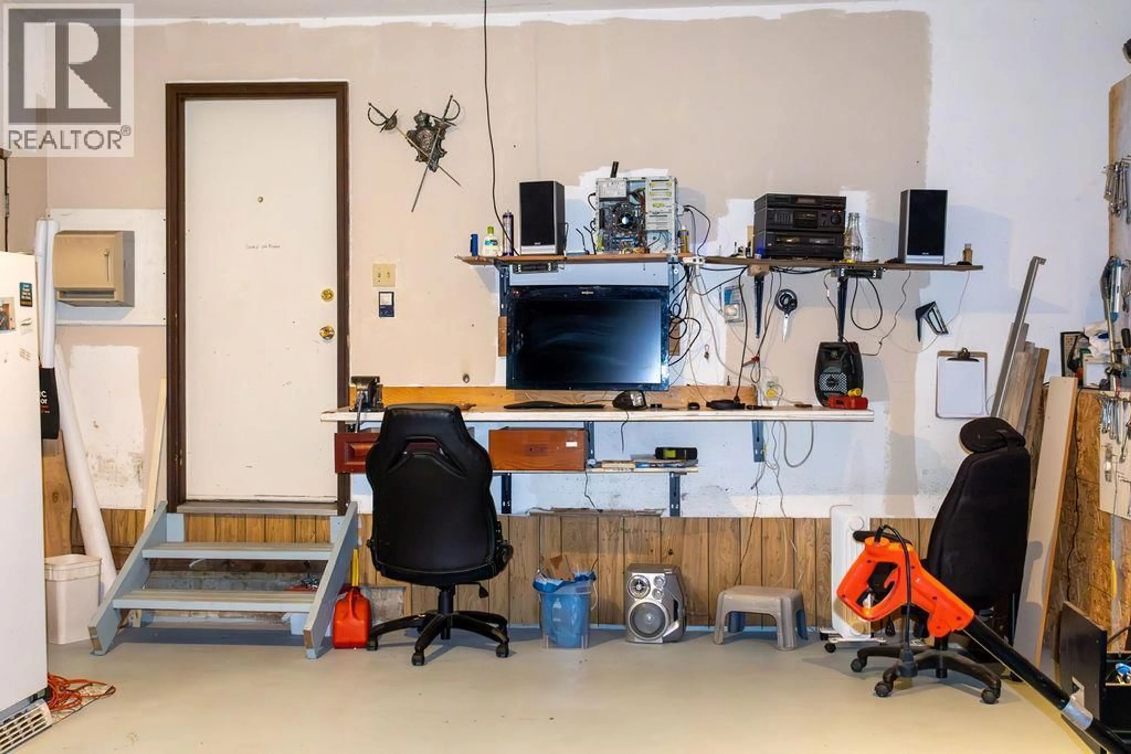 A pic of a room for 595 MCWILLIAMS ROAD, Kelowna British Columbia V1X7M2