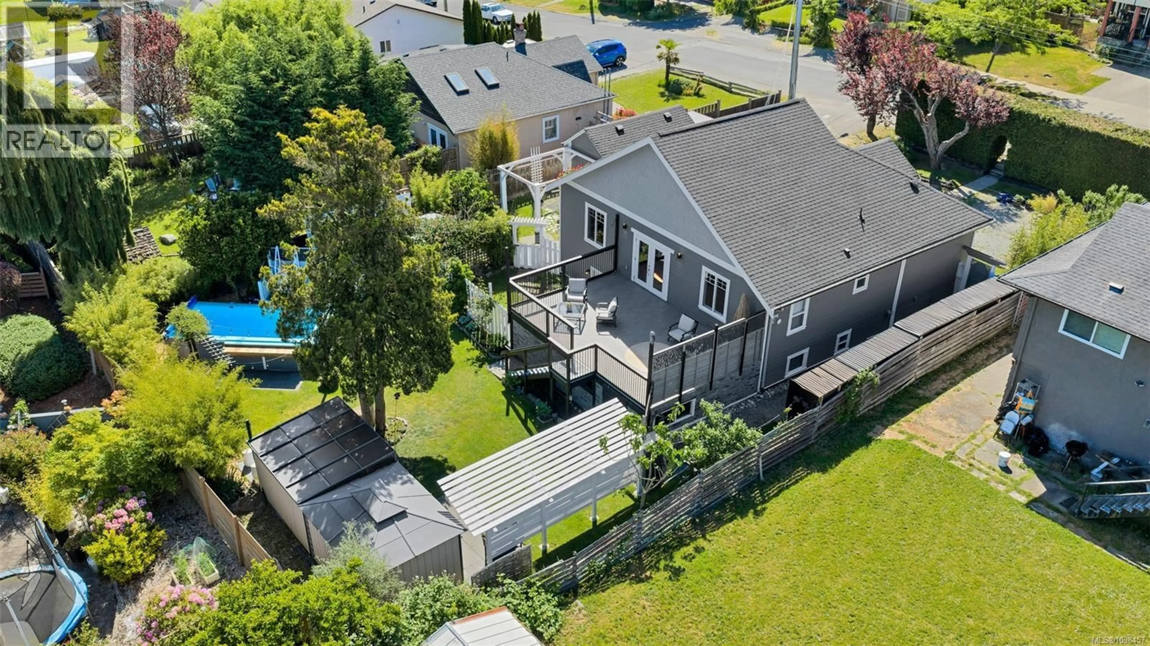 A pic from outside/outdoor area/front of a property/back of a property/a pic from drone, unknown for 610 RALPH STREET, Saanich British Columbia V8Z1Z5