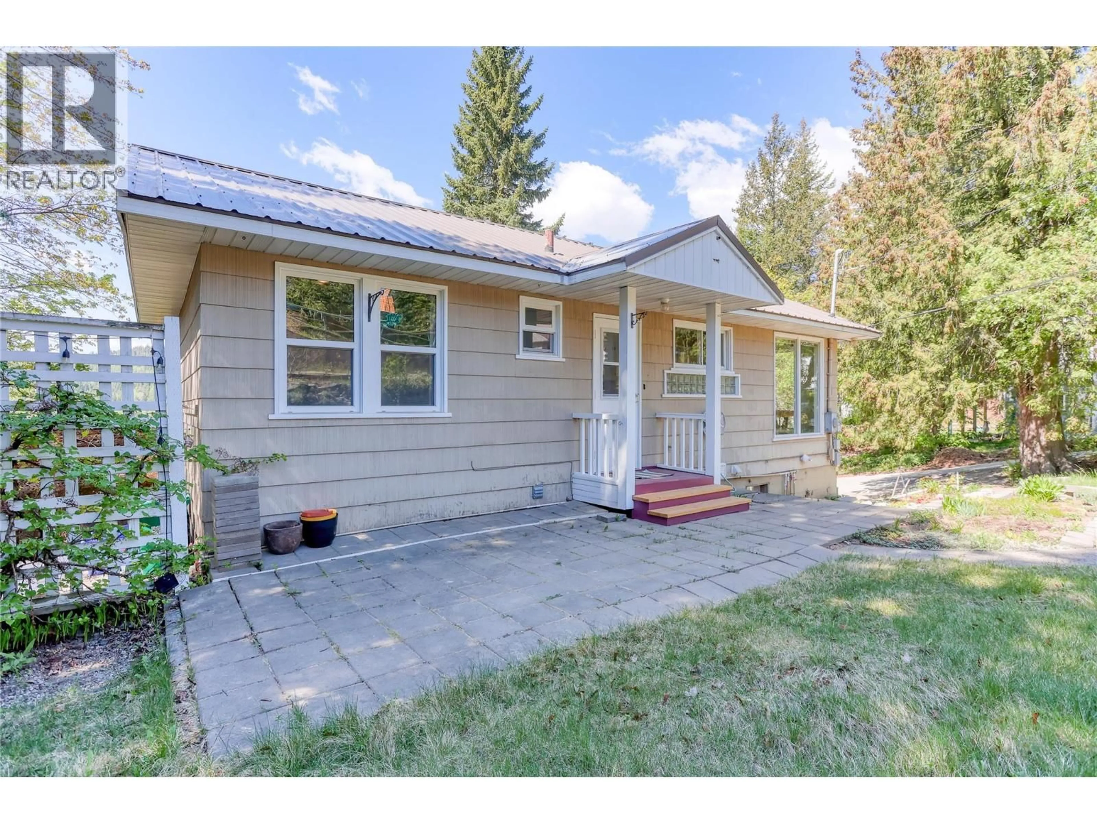 Unknown for 2551 PINEWOOD DRIVE, Rossland British Columbia V0G1Y0