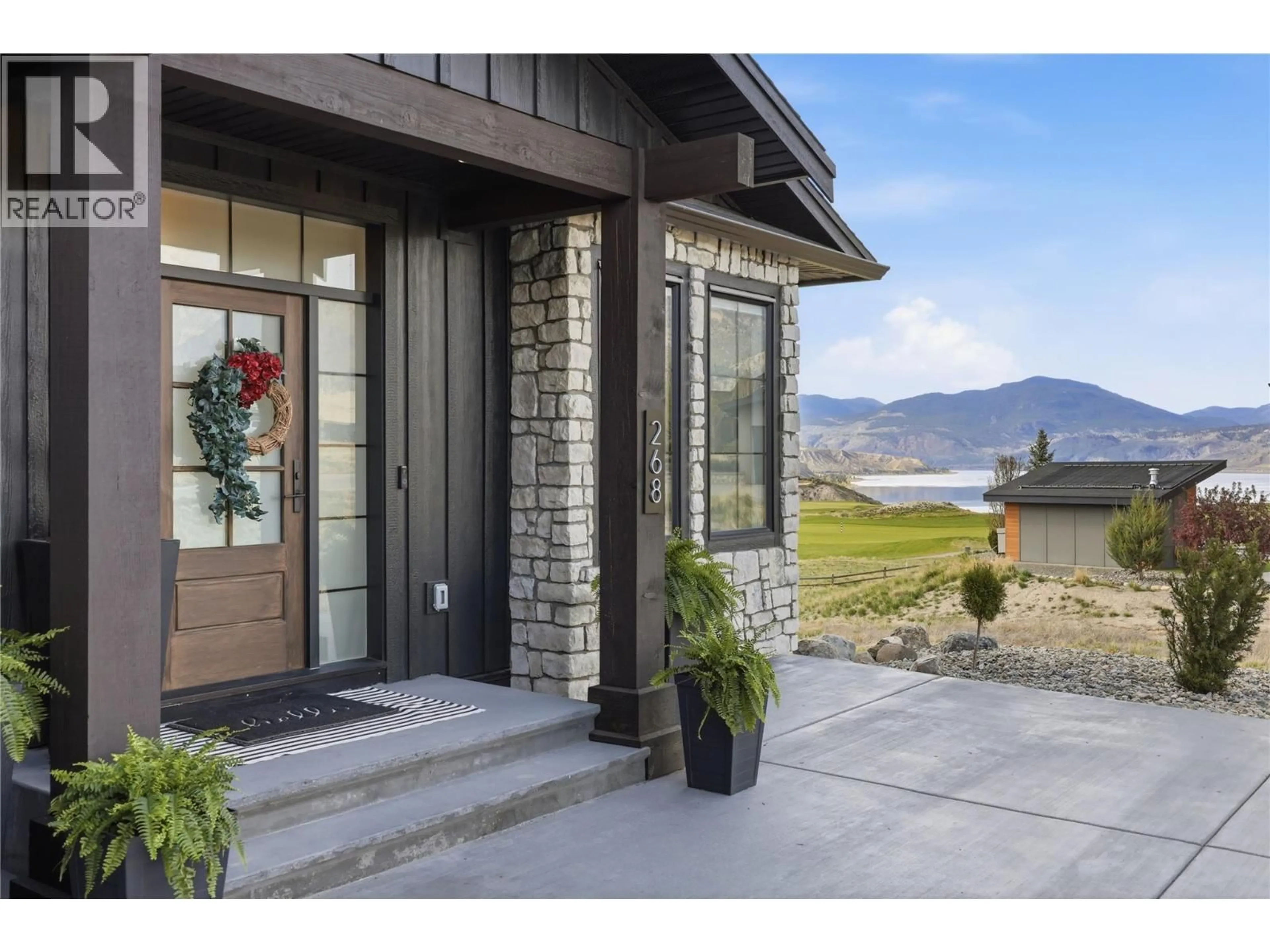 Indoor entryway for 268 RUE CHEVAL NOIR OTHER, Kamloops British Columbia V1S0G2