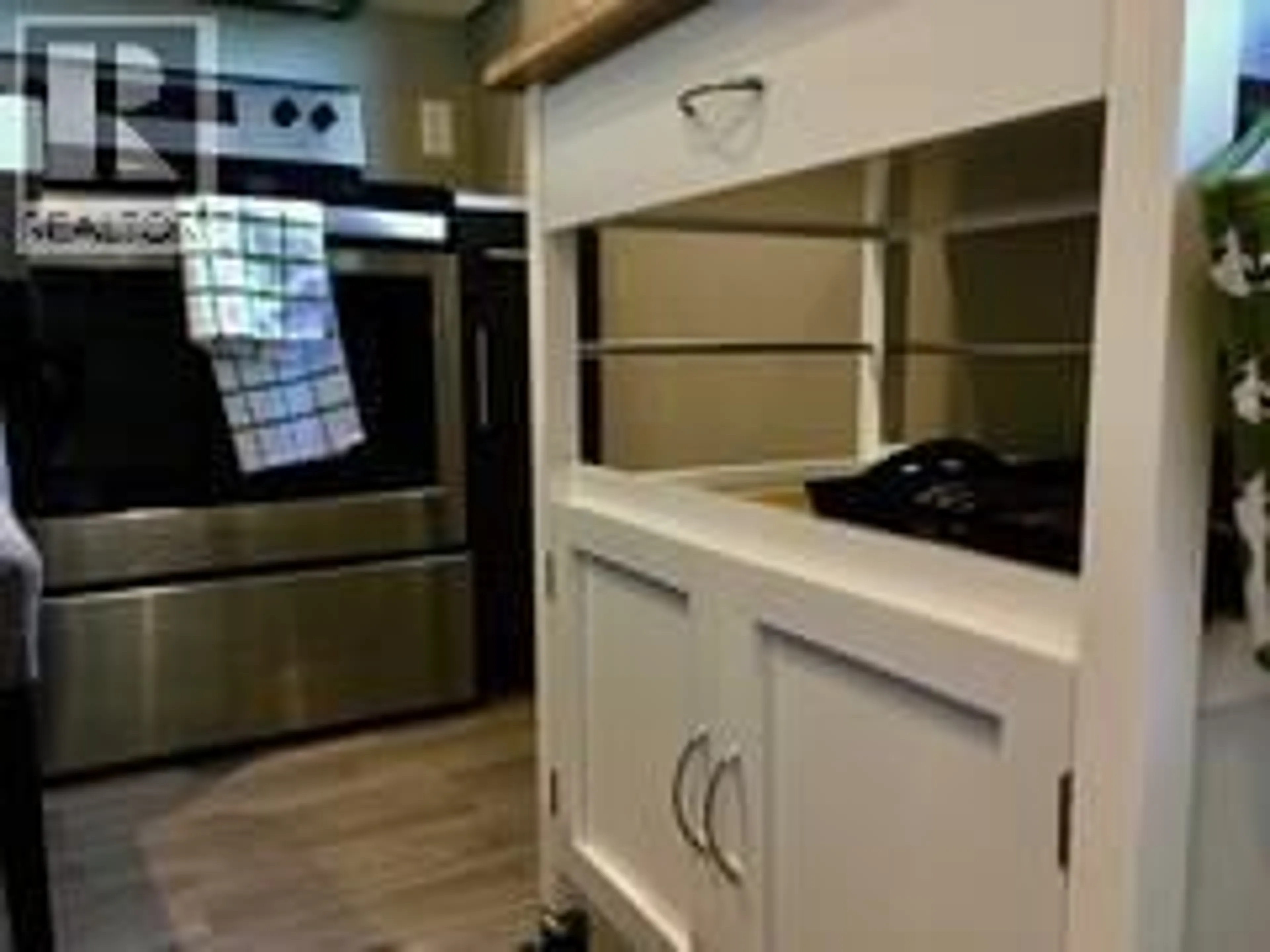 Unknown for 435 - 925 LEON AVENUE, Kelowna British Columbia V1Y0E5