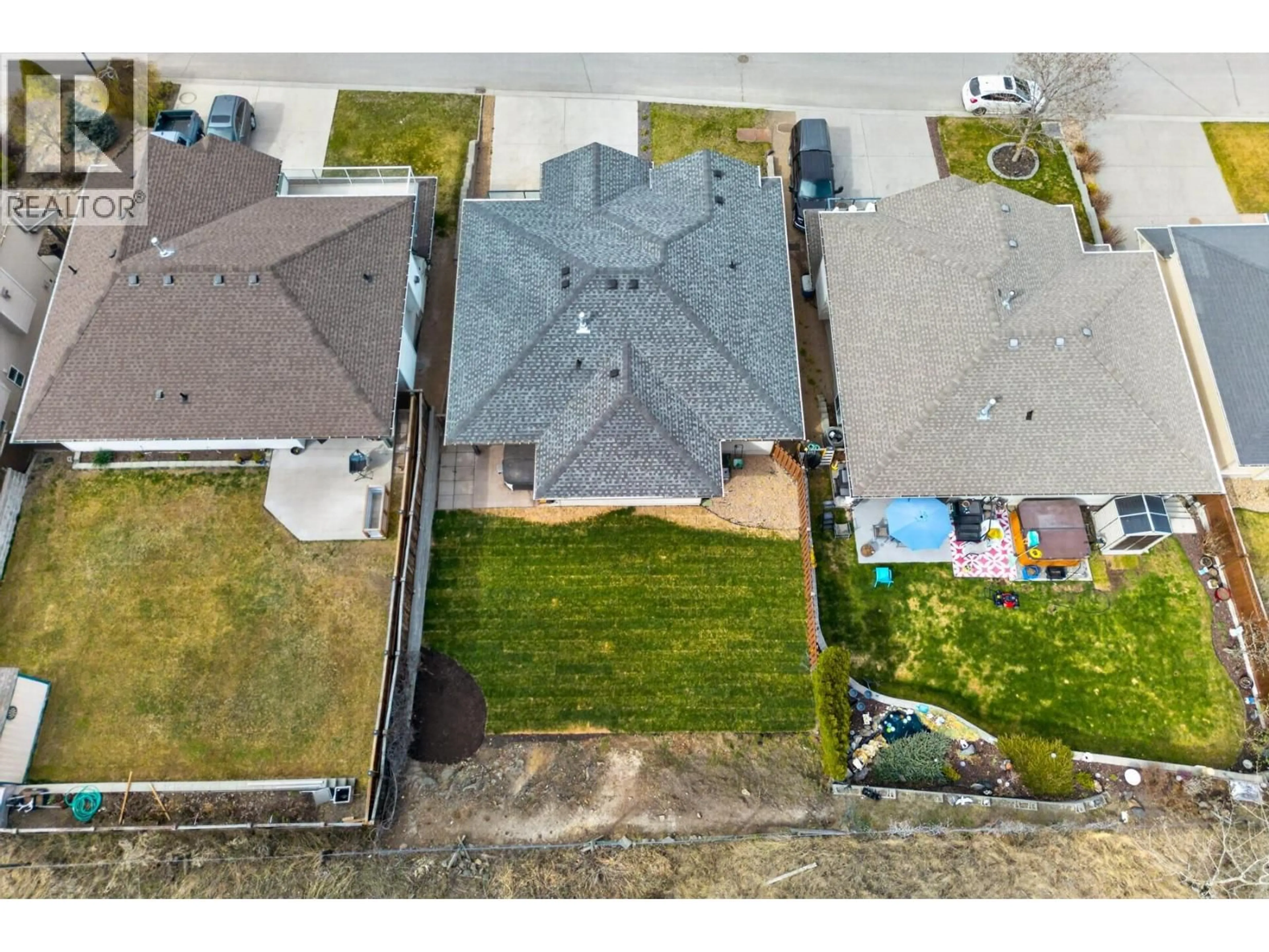 A pic from outside/outdoor area/front of a property/back of a property/a pic from drone, street for 2592 WILLOWBRAE DRIVE, Kamloops British Columbia V1S2B2