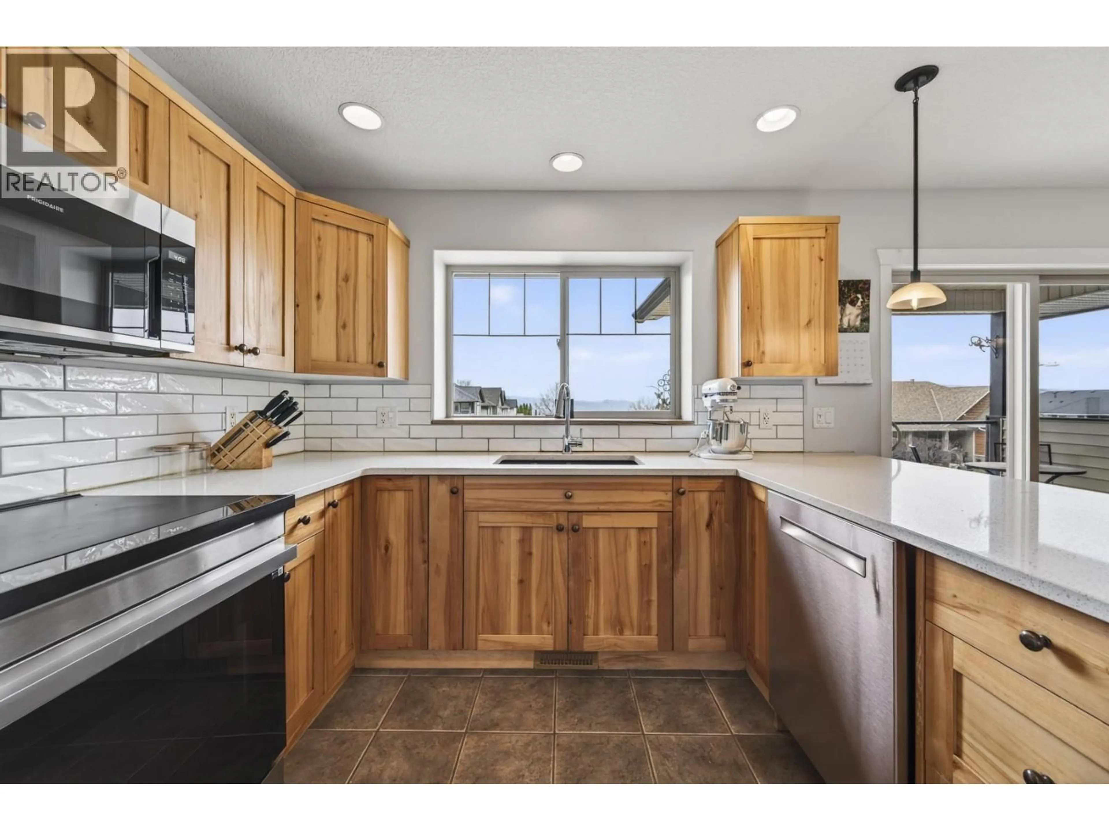 Open concept kitchen, ceramic/tile floor for 2592 WILLOWBRAE DRIVE, Kamloops British Columbia V1S2B2