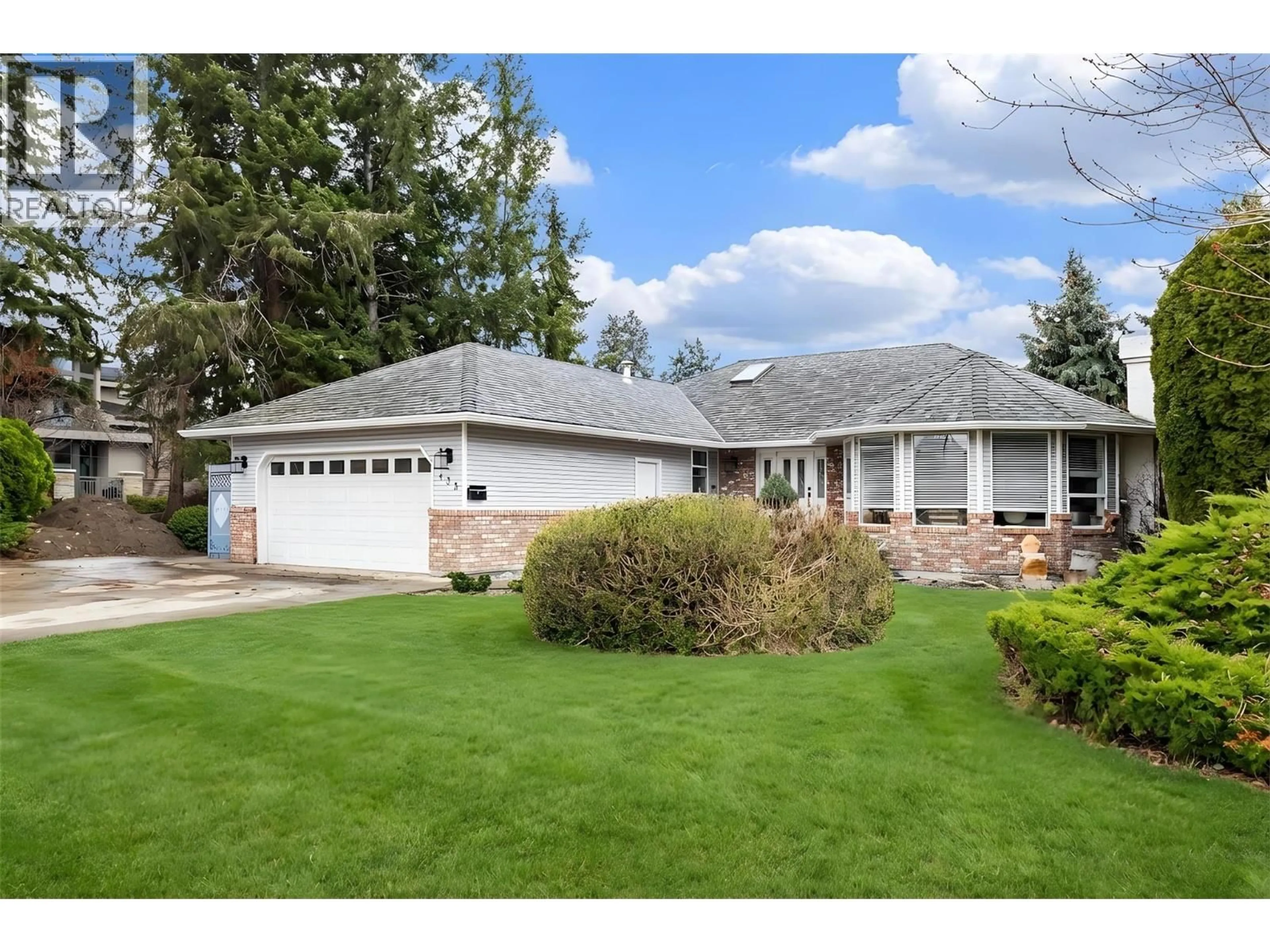 Home with vinyl exterior material, street for 435 ELDORADO ROAD, Kelowna British Columbia V1W1G6