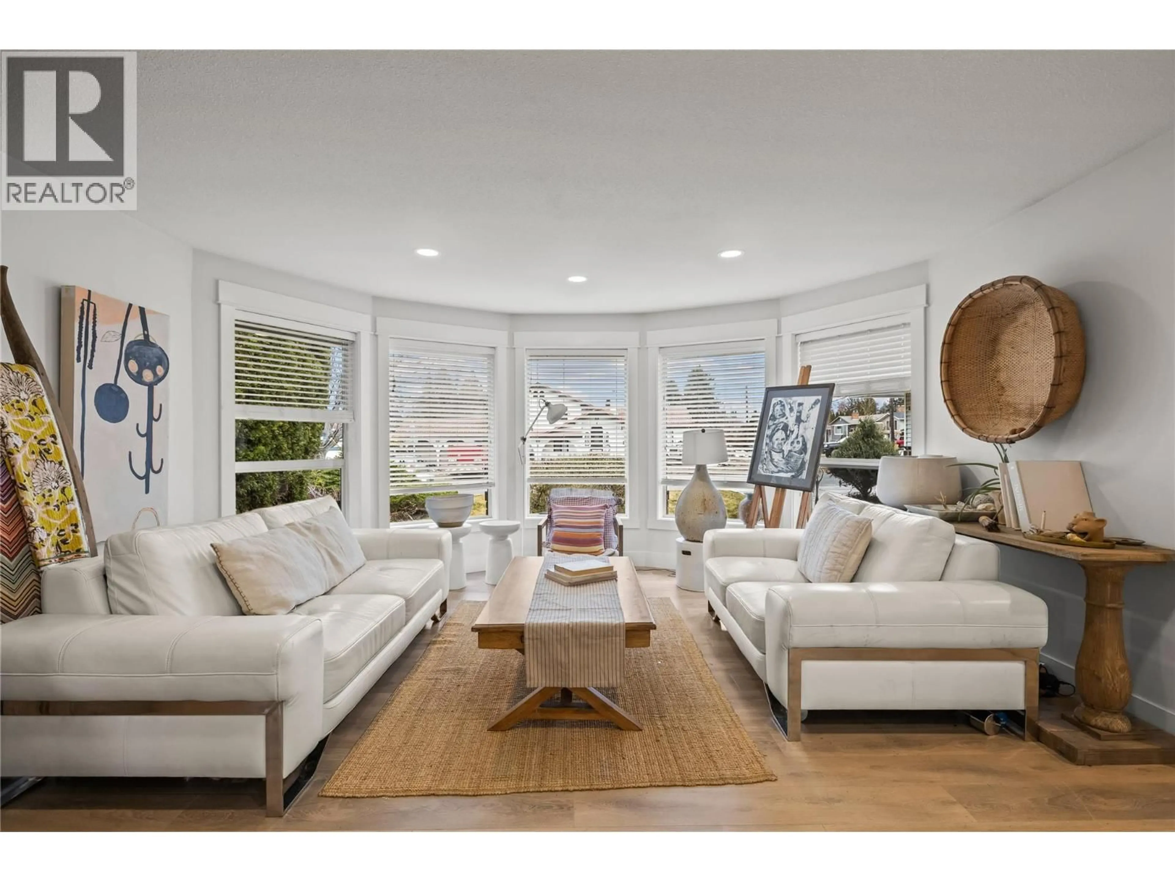 Living room with furniture, unknown for 435 ELDORADO ROAD, Kelowna British Columbia V1W1G6