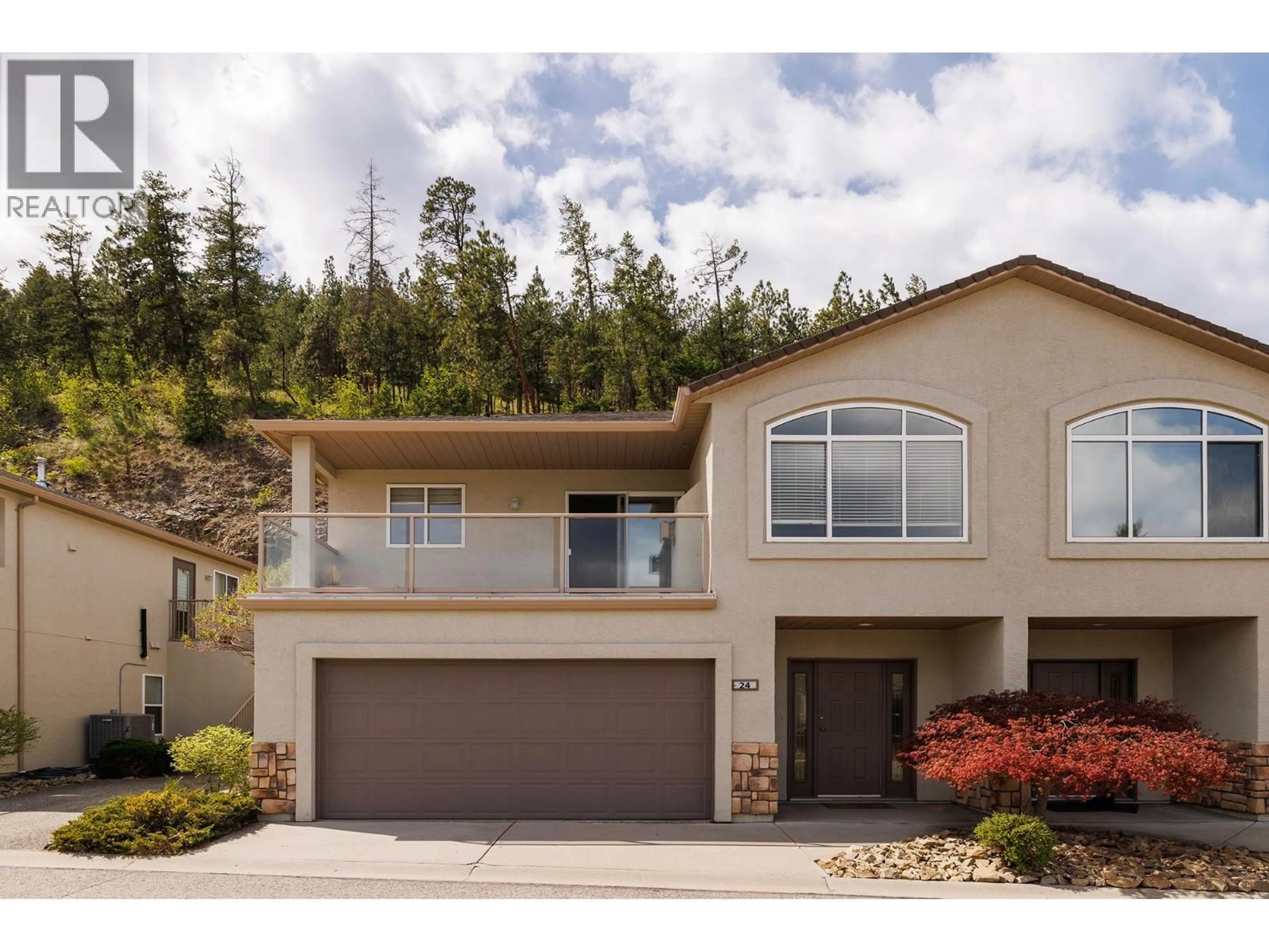 Home with vinyl exterior material, street for 24 - 2325 SILVER PLACE, Kelowna British Columbia V1V2L5