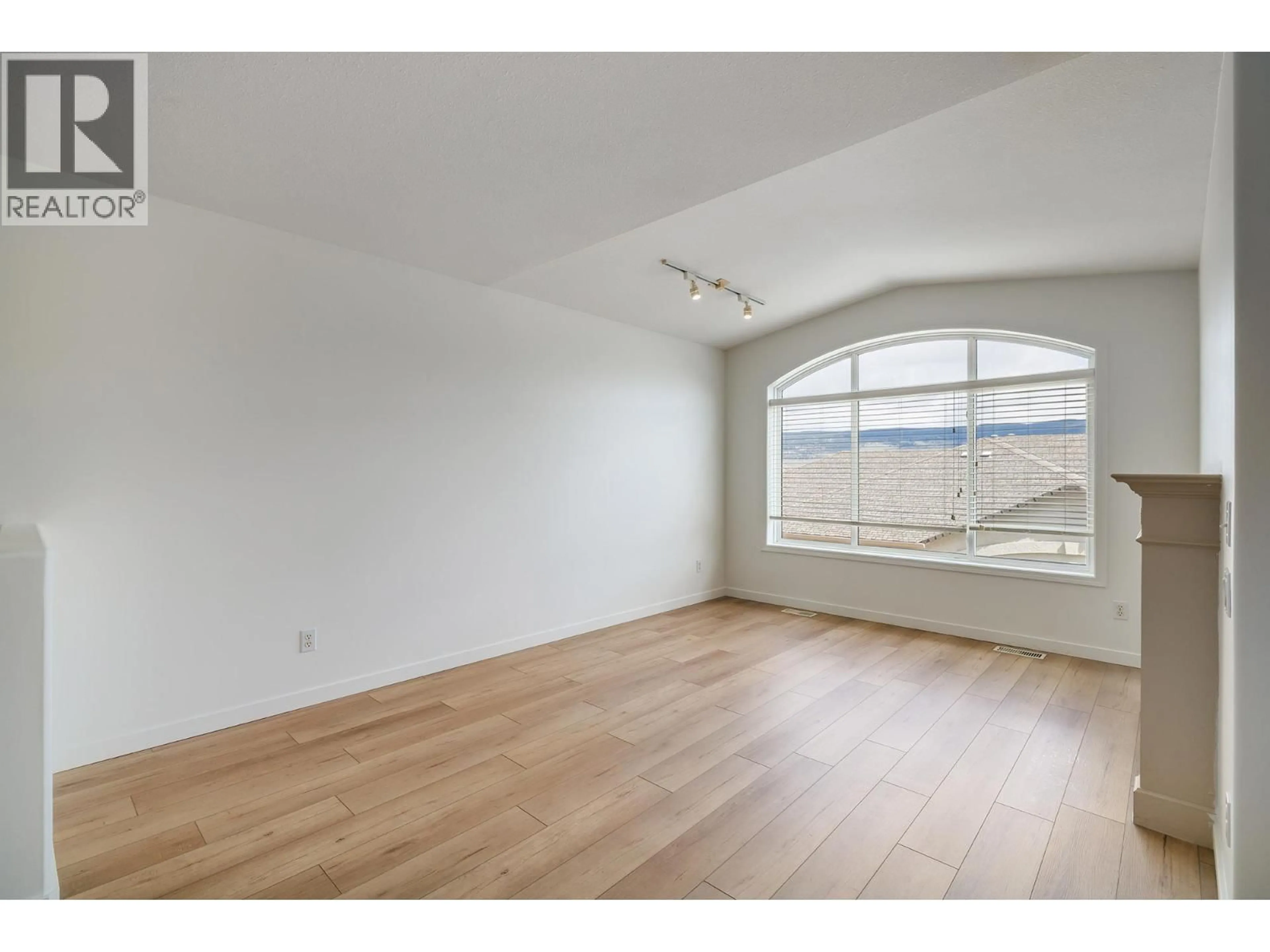 A pic of a room for 24 - 2325 SILVER PLACE, Kelowna British Columbia V1V2L5