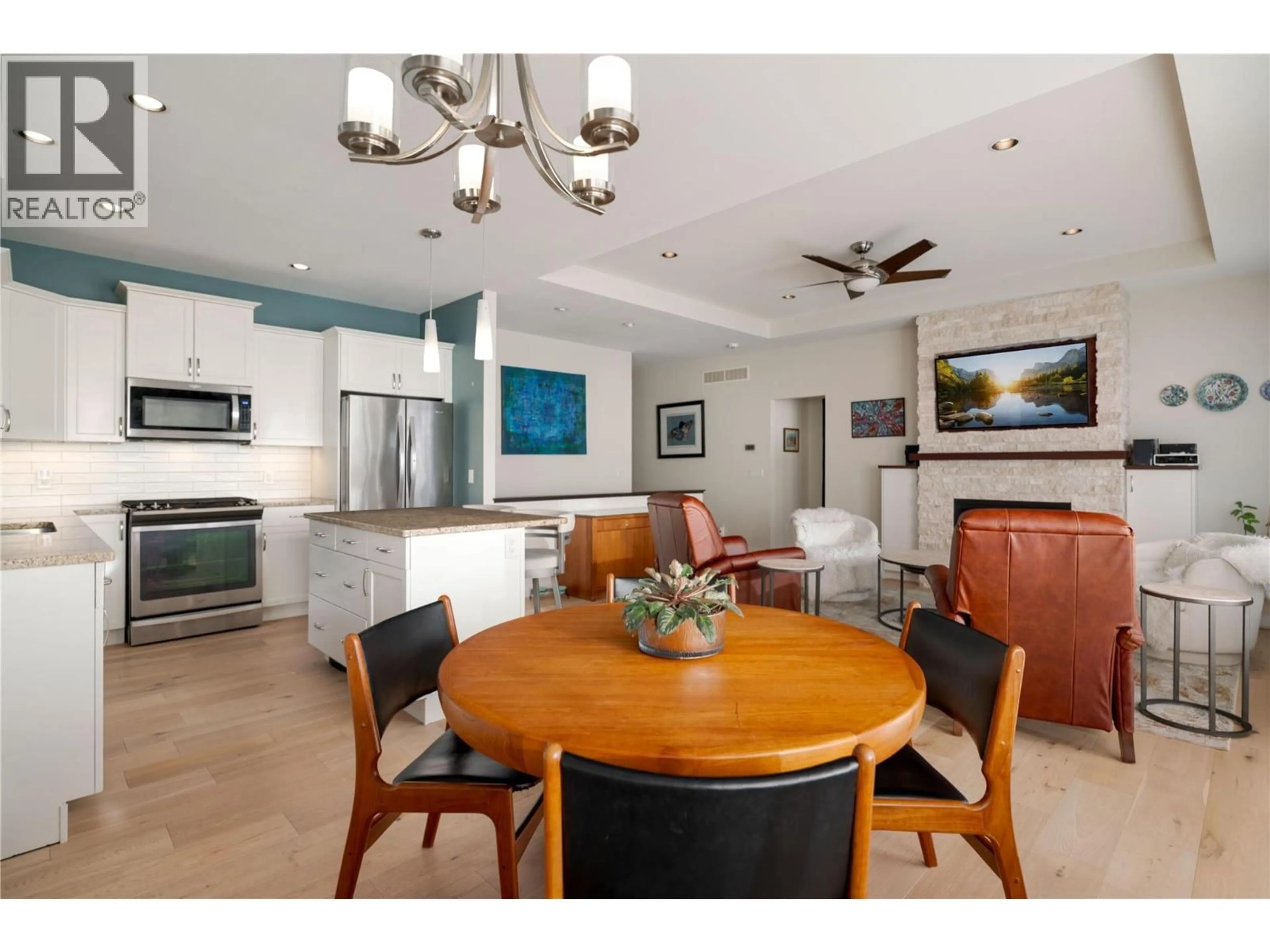 Open concept kitchen, unknown for 1431 ROSERIDGE COURT, West Kelowna British Columbia V1Z4E2