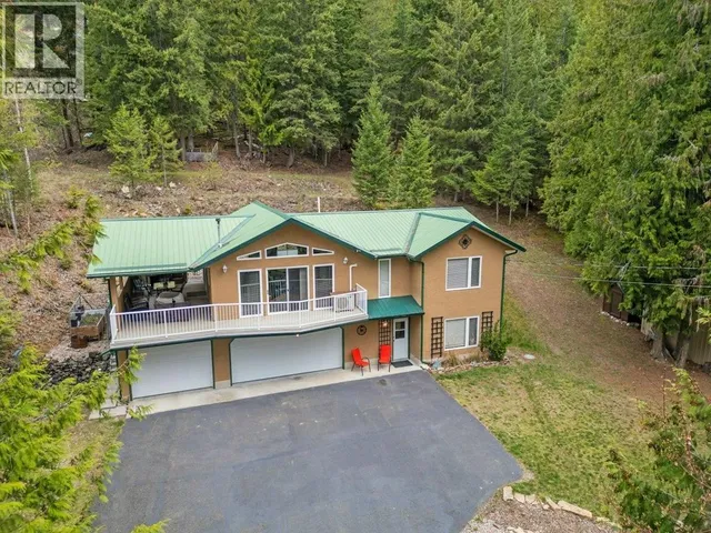 12 OLD TOWN ROAD, Sicamous 2