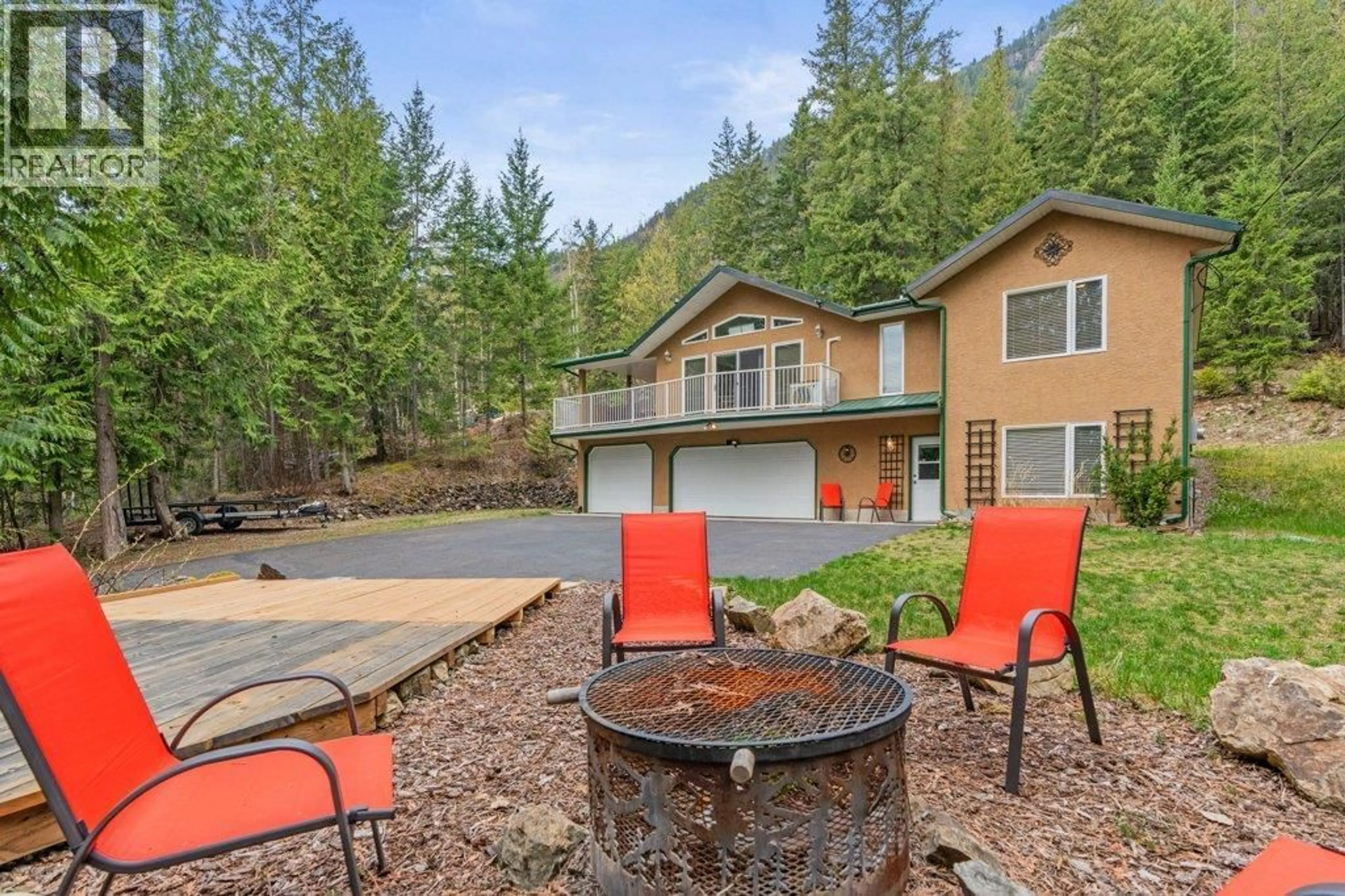 Patio, unknown for 12 OLD TOWN ROAD, Sicamous British Columbia V0E2V4