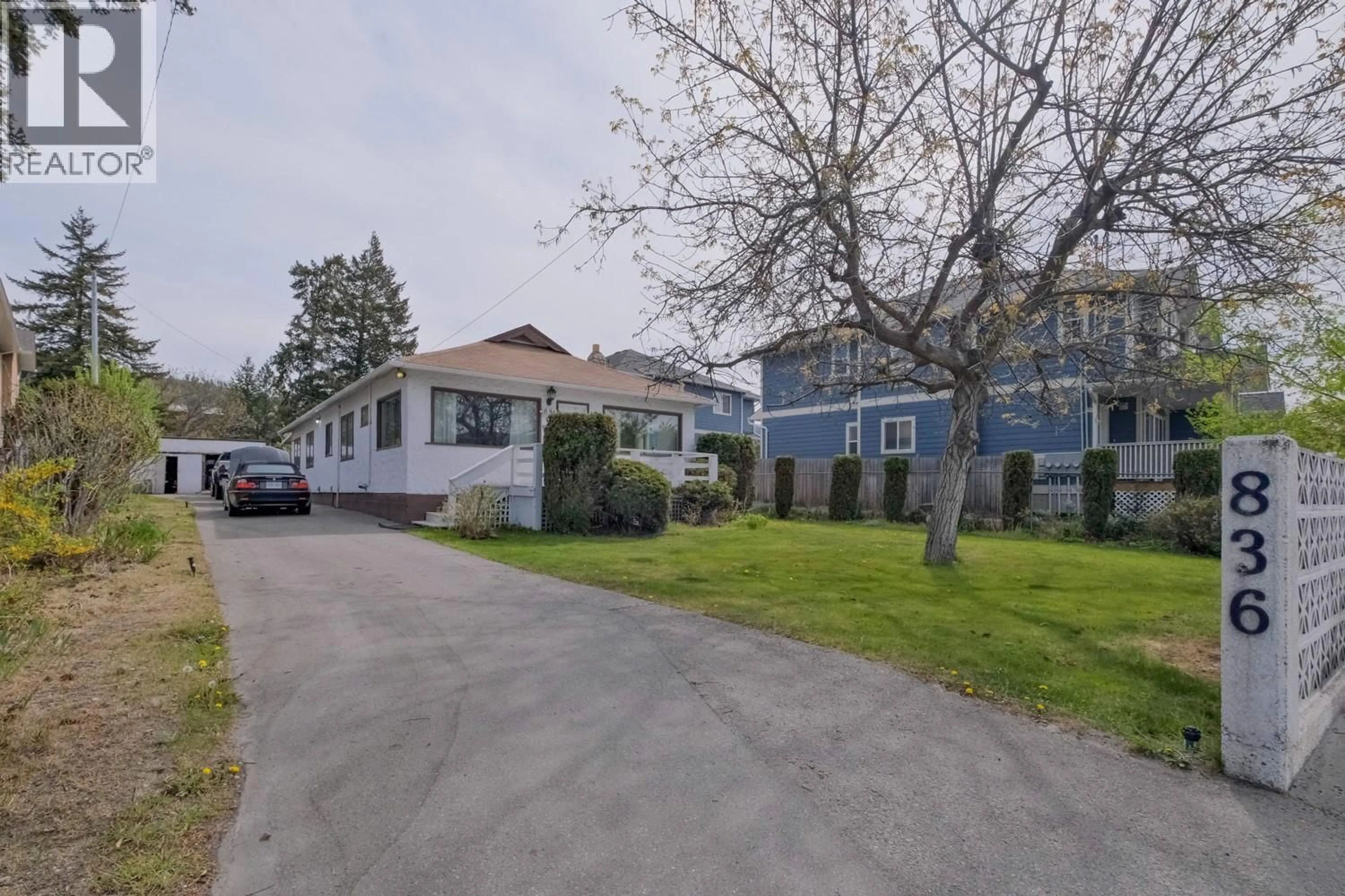 A pic from outside/outdoor area/front of a property/back of a property/a pic from drone, street for 836 GOVERNMENT STREET, Penticton British Columbia V2A4T3