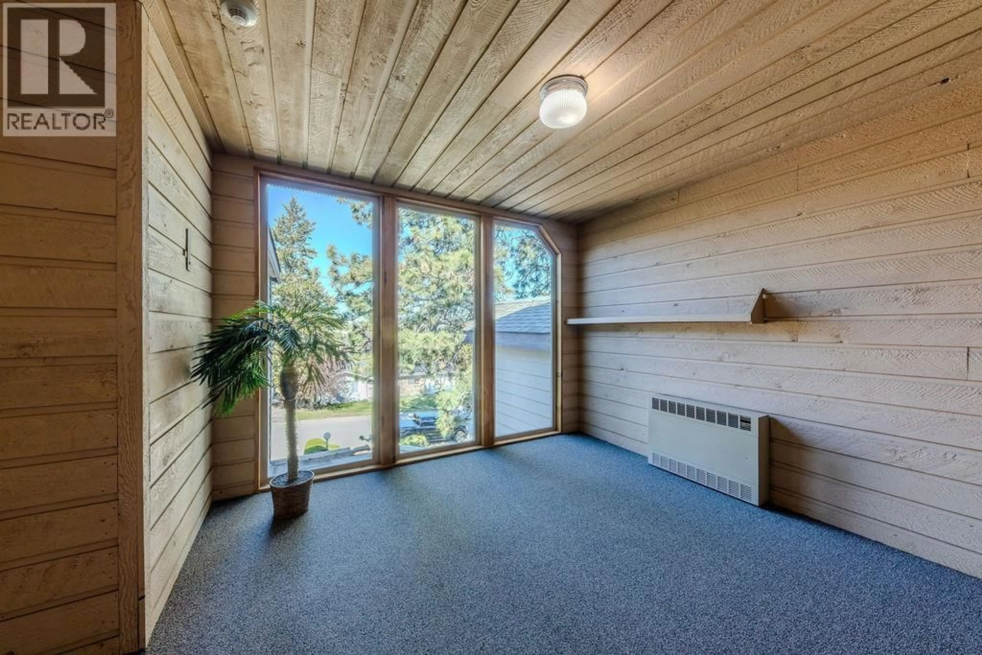 Indoor foyer for 339 - 245 GORDONHORN CRESCENT, Kamloops British Columbia V2E1G5