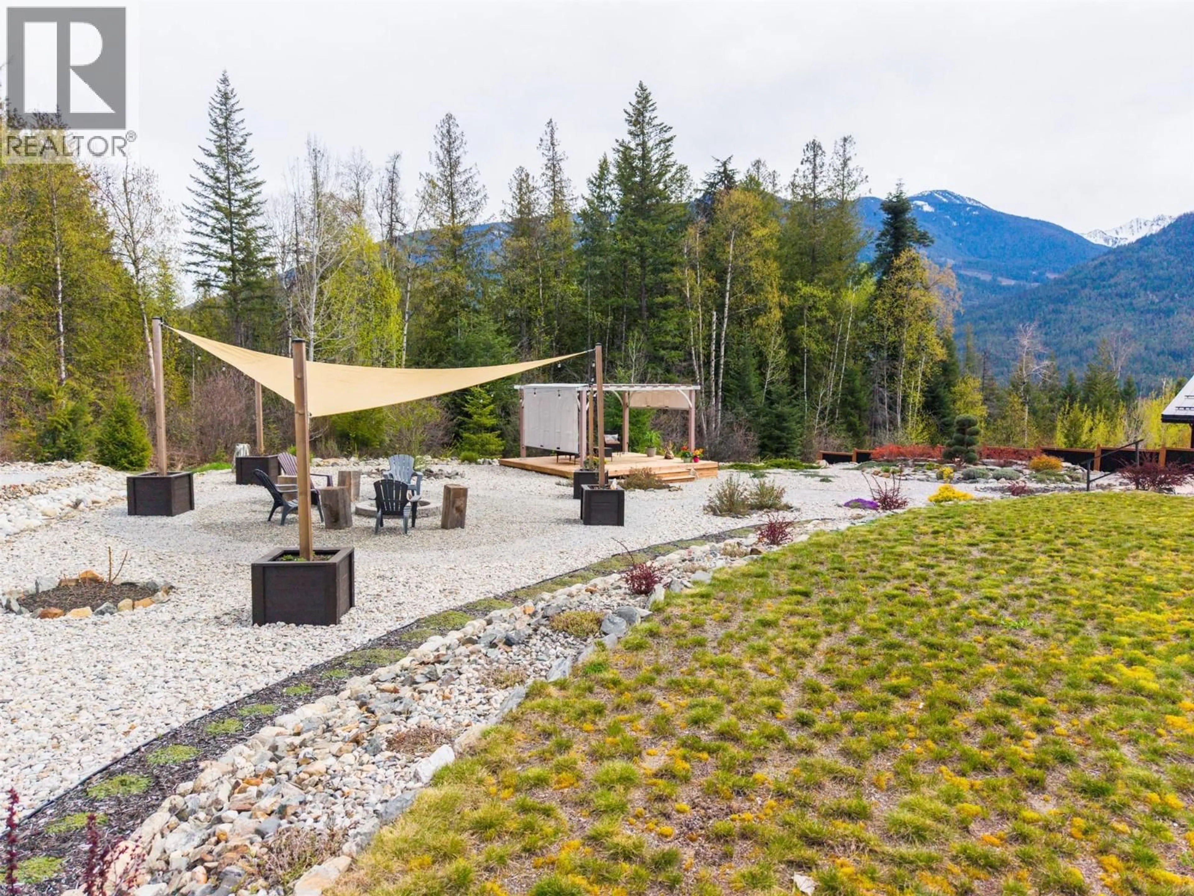 Patio, mountain view for 430 BURIVIEW DRIVE, Nelson British Columbia V1L0A7