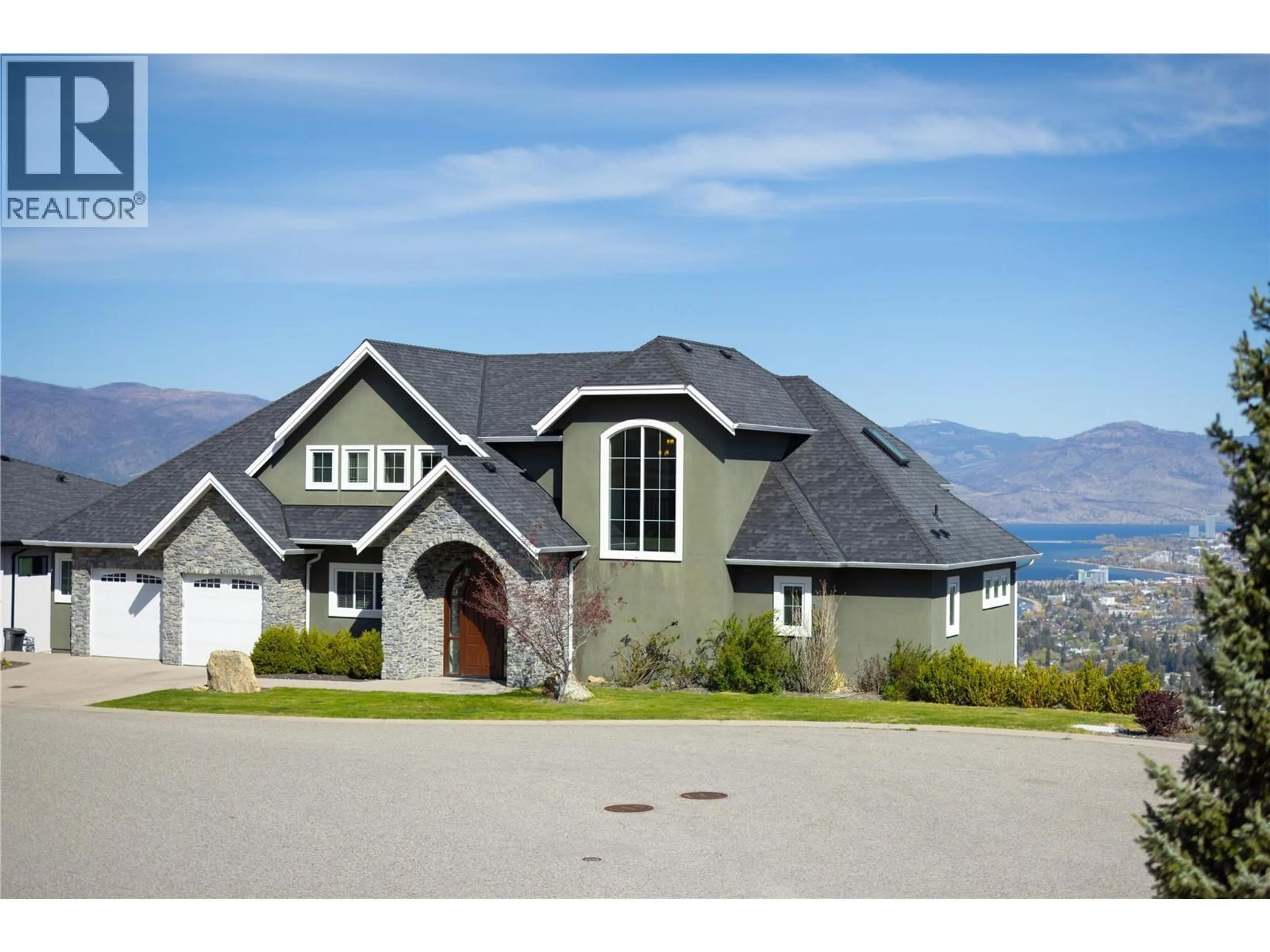 Home with vinyl exterior material, mountain view for 1010 LAMONT COURT, Kelowna British Columbia V1W5J1