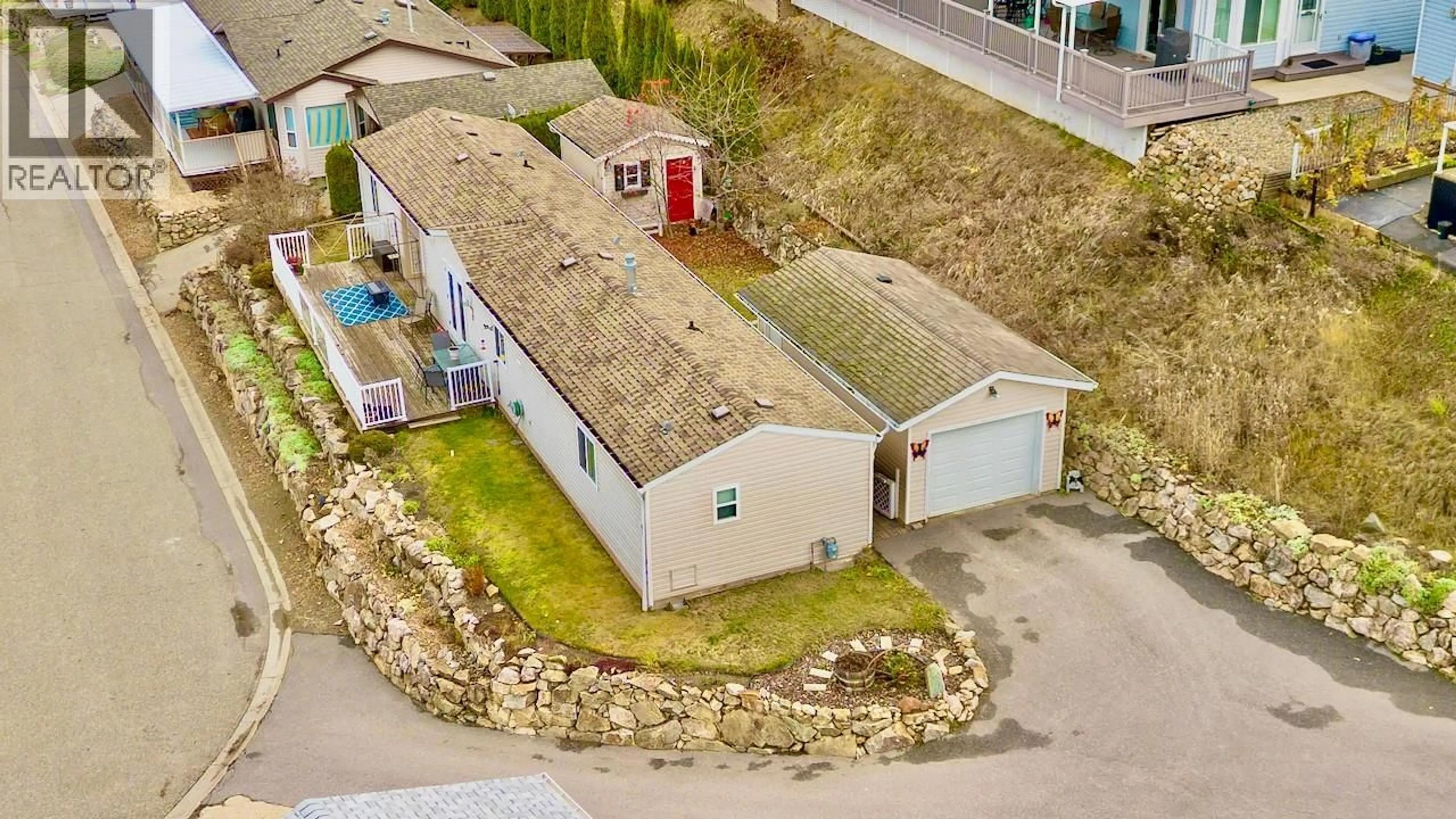 A pic from outside/outdoor area/front of a property/back of a property/a pic from drone, building for 61 - 1510 TRANS CANADA HIGHWAY, Sorrento British Columbia V0E2W0
