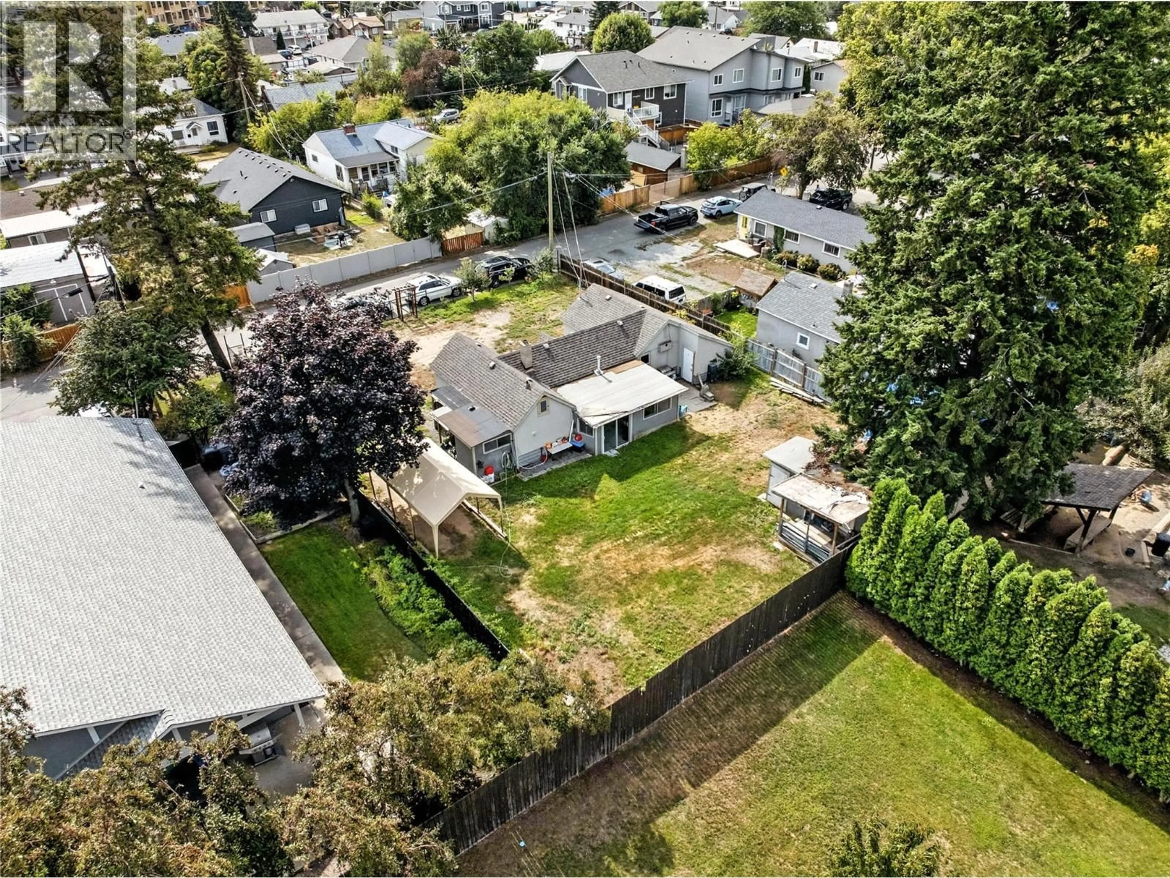 A pic from outside/outdoor area/front of a property/back of a property/a pic from drone, street for 134 KING STREET, Kamloops British Columbia V2B3Z8