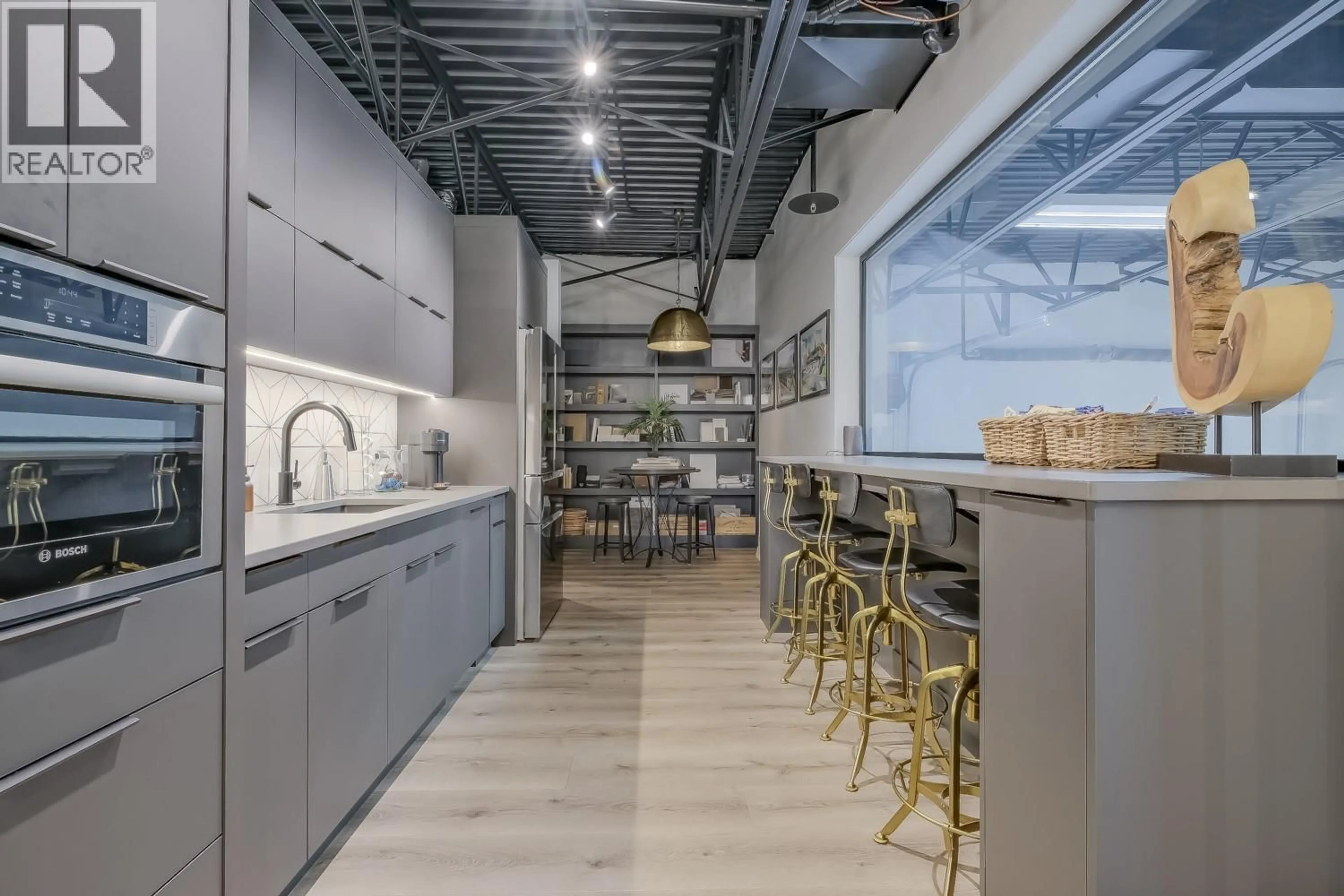 Contemporary kitchen, unknown for 18 - 2110 MATRIX CRESCENT, Kelowna British Columbia V1V0C1