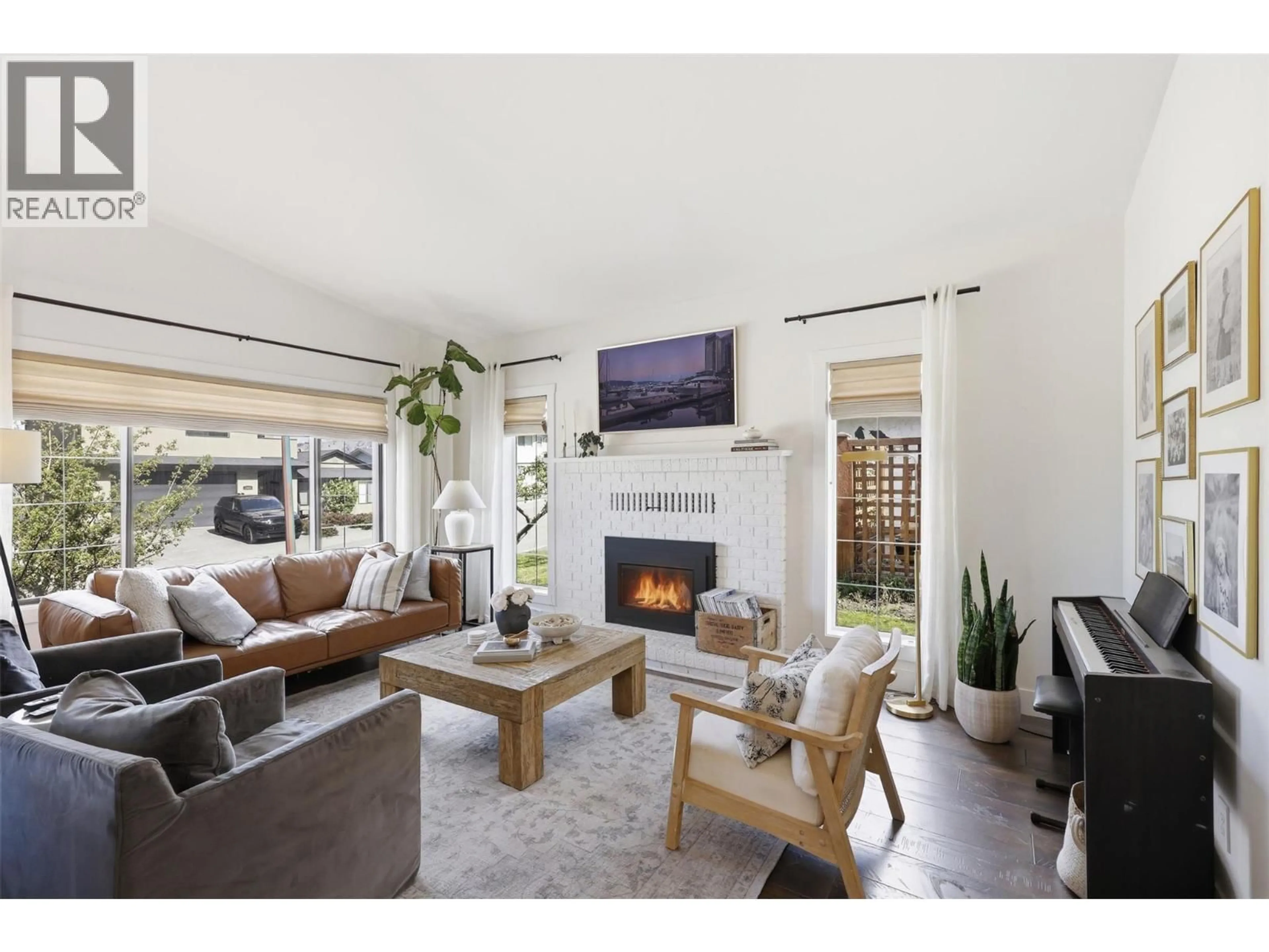 Living room with furniture, unknown for 1540 ADAMS AVENUE, Kamloops British Columbia V2E2H8