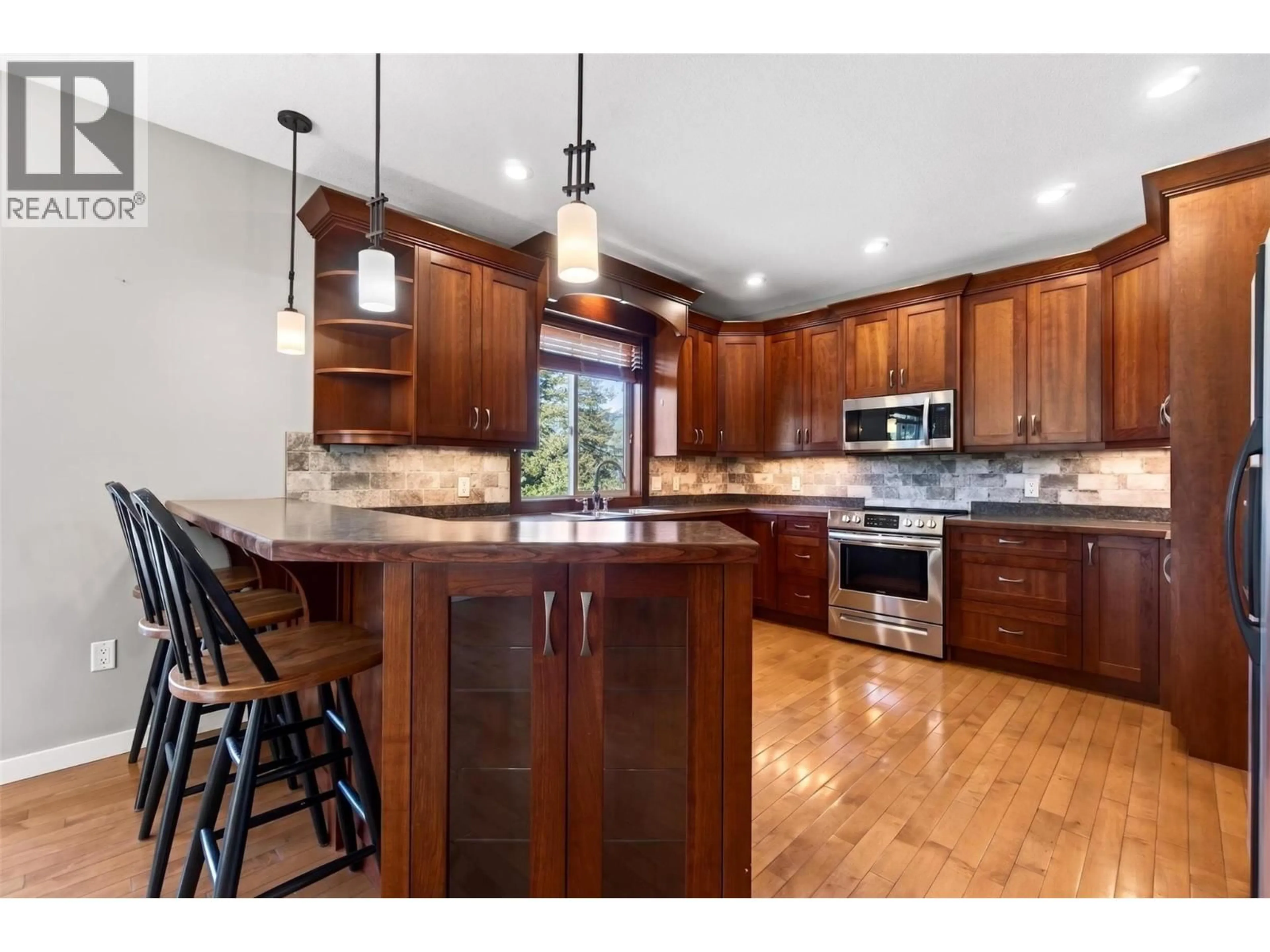 Open concept kitchen, unknown for 1291 23 AVENUE SOUTHWEST, Salmon Arm British Columbia V1E0A9