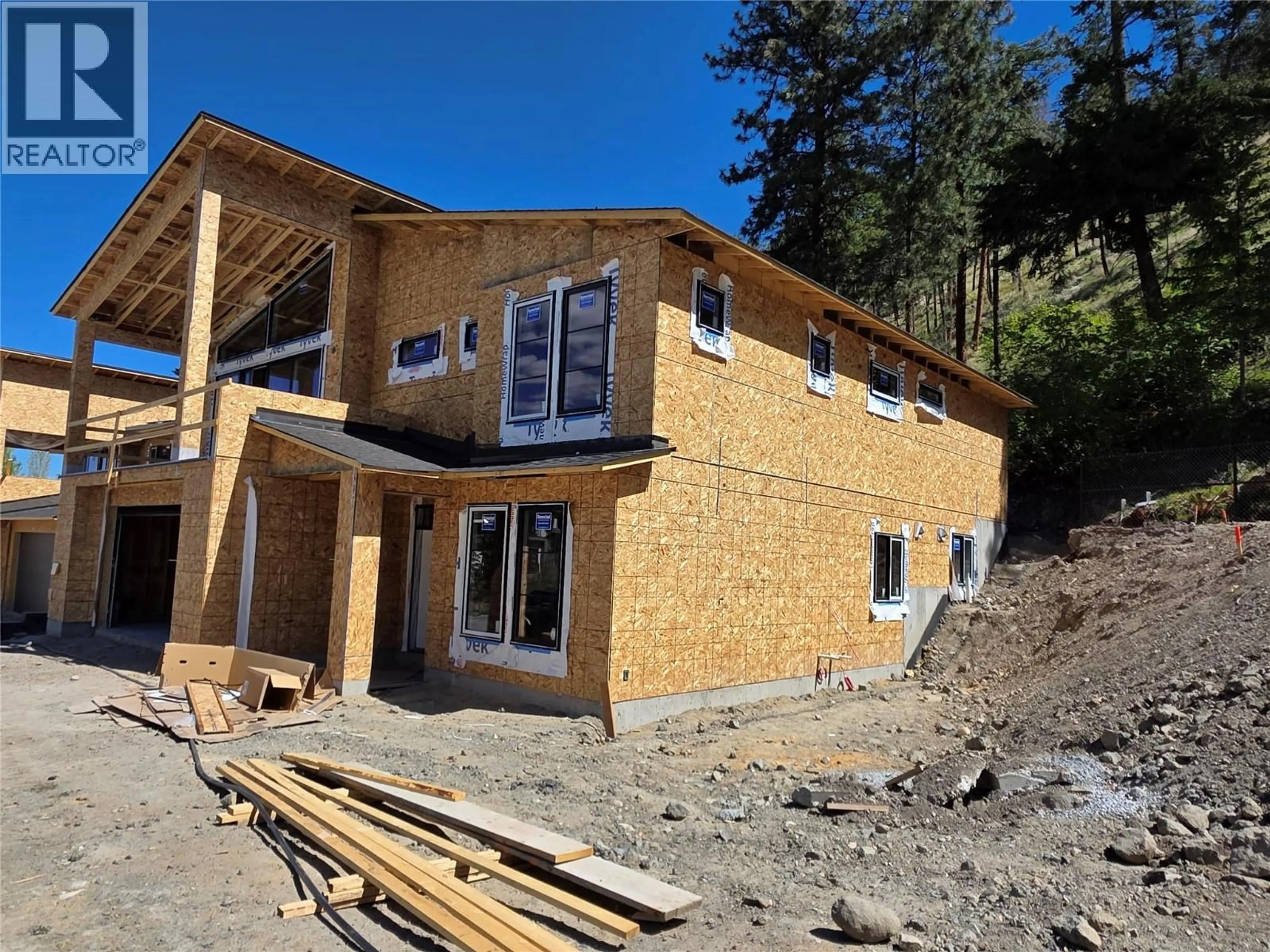Home with vinyl exterior material, building for 487 CLIFTON ROAD NORTH, Kelowna British Columbia V1V1H1