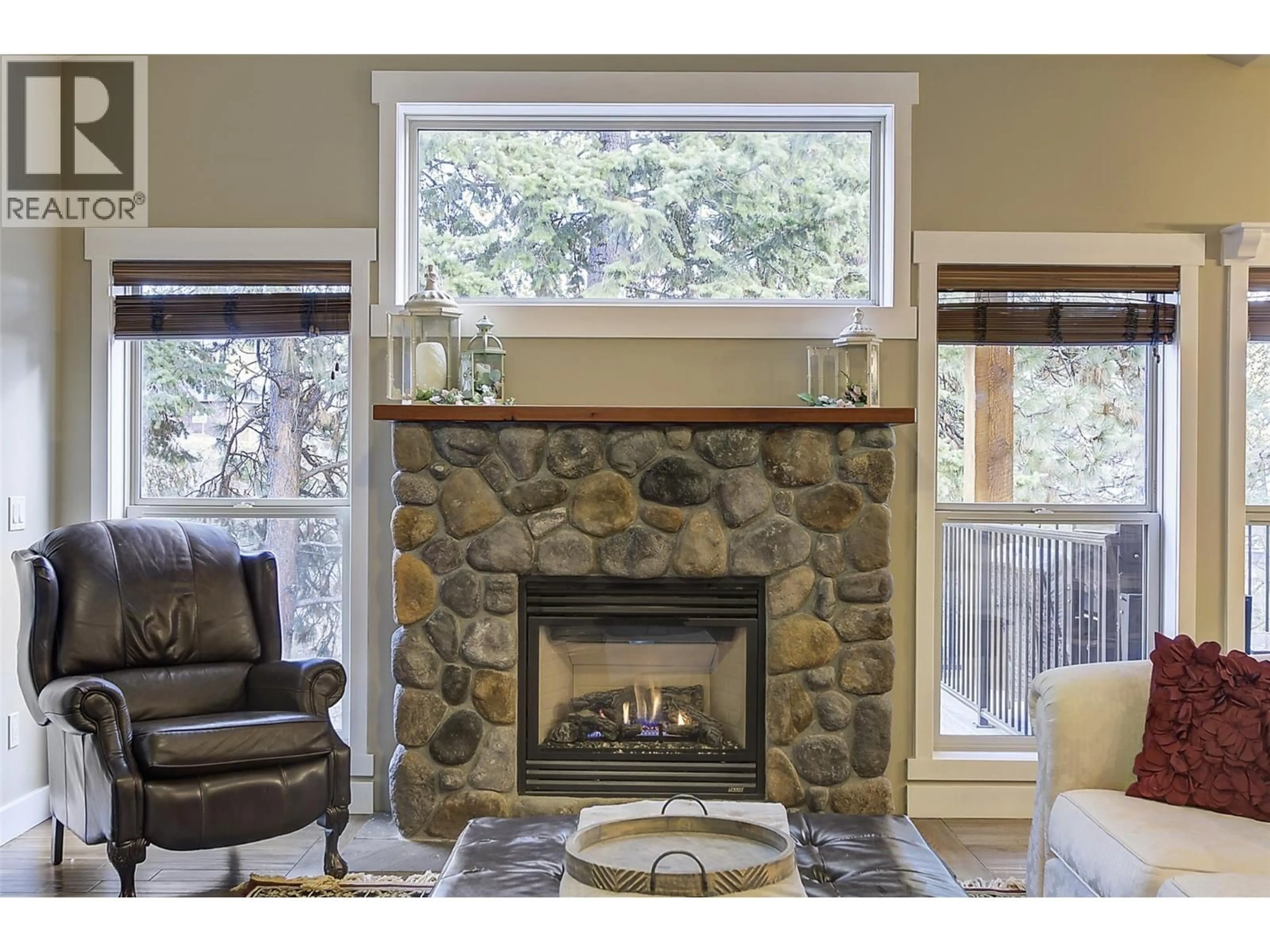 Living room with furniture, unknown for 12633 DRIFTWOOD COURT, Lake Country British Columbia V4V2M9