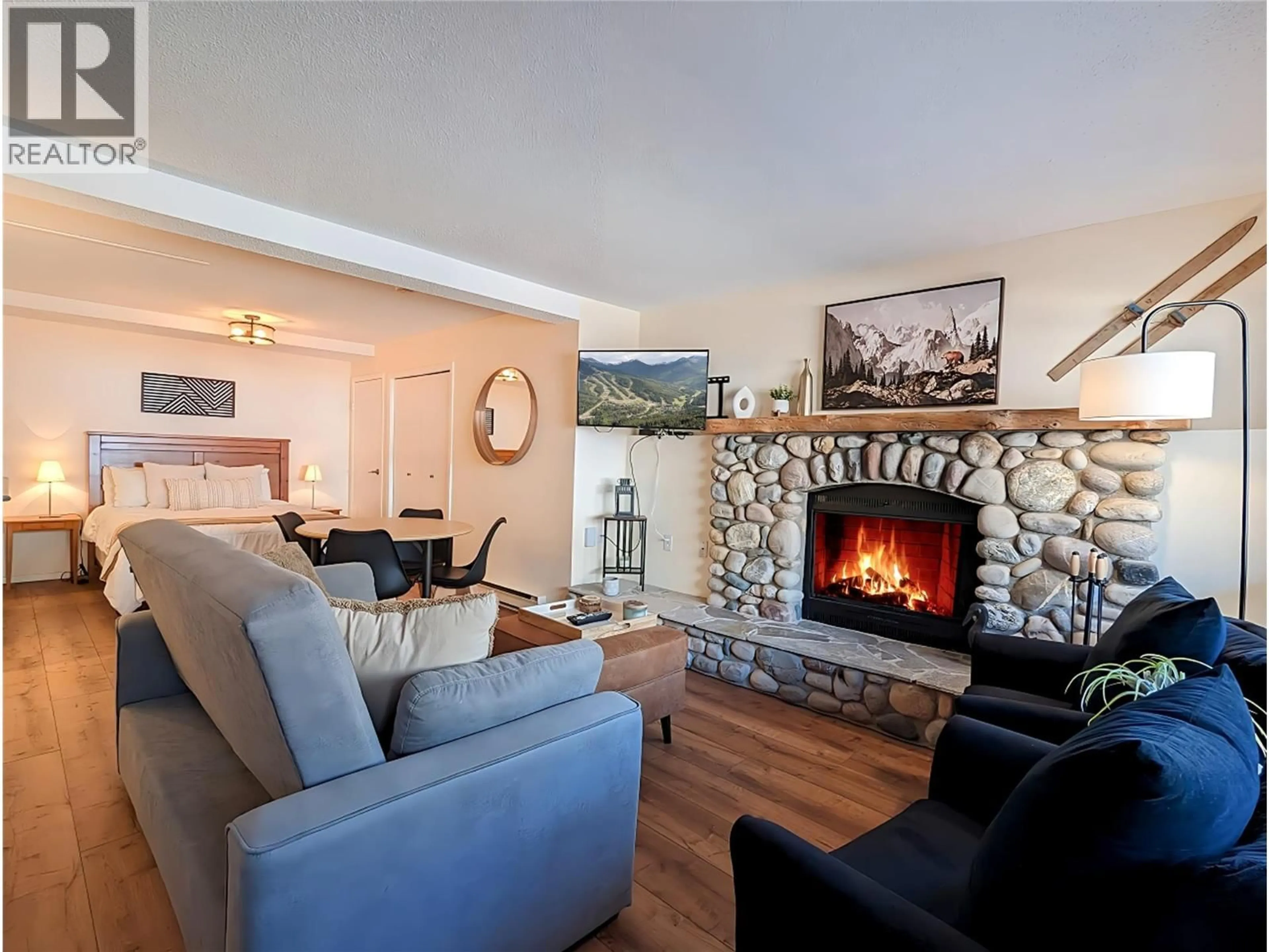 Living room with furniture, unknown for 806 - 2030 PANORAMA DRIVE, Panorama Mountain British Columbia V0A1T0