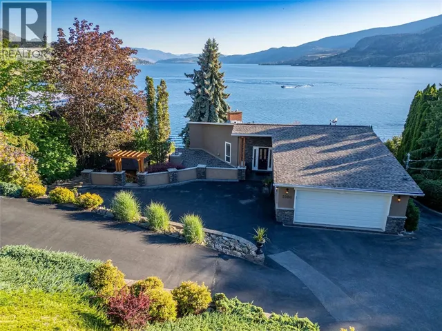 1988 DEWDNEY ROAD, Kelowna 2