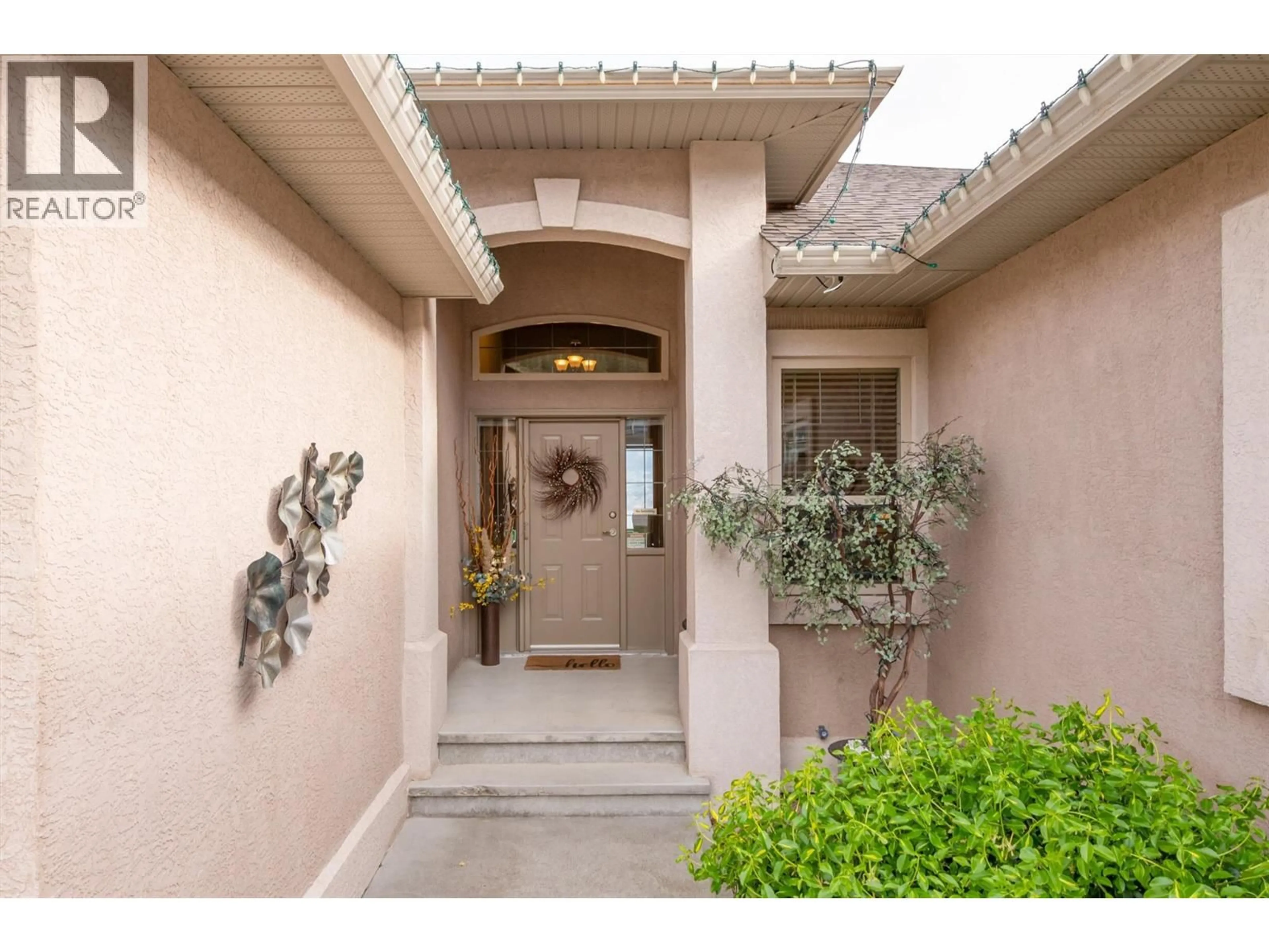 Indoor entryway for 2573 COPPER RIDGE DRIVE, West Kelowna British Columbia V4T2X6