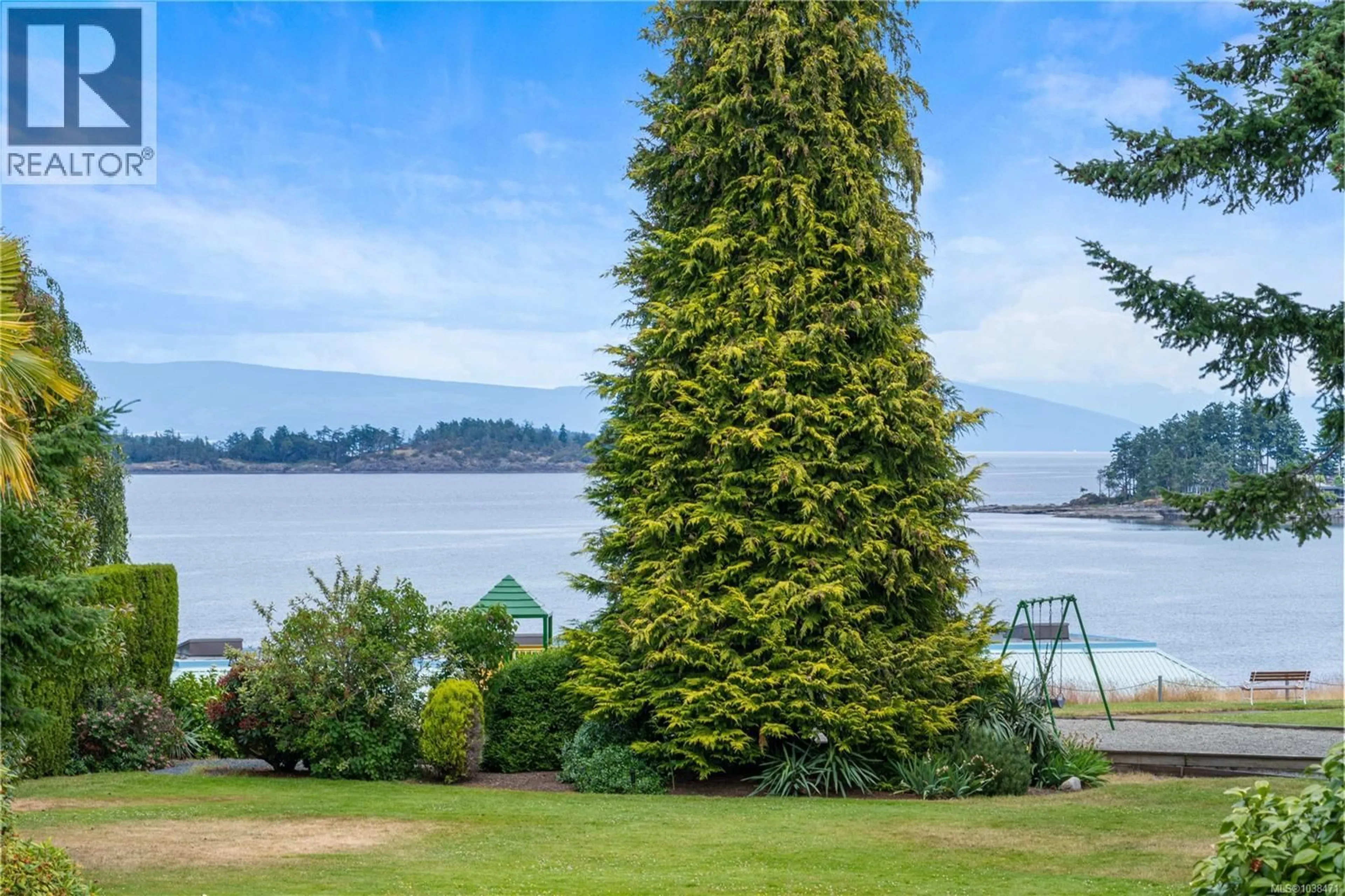 Patio, water/lake/river/ocean view for 33 - 1165 RESORT DRIVE, Parksville British Columbia V9P2E2