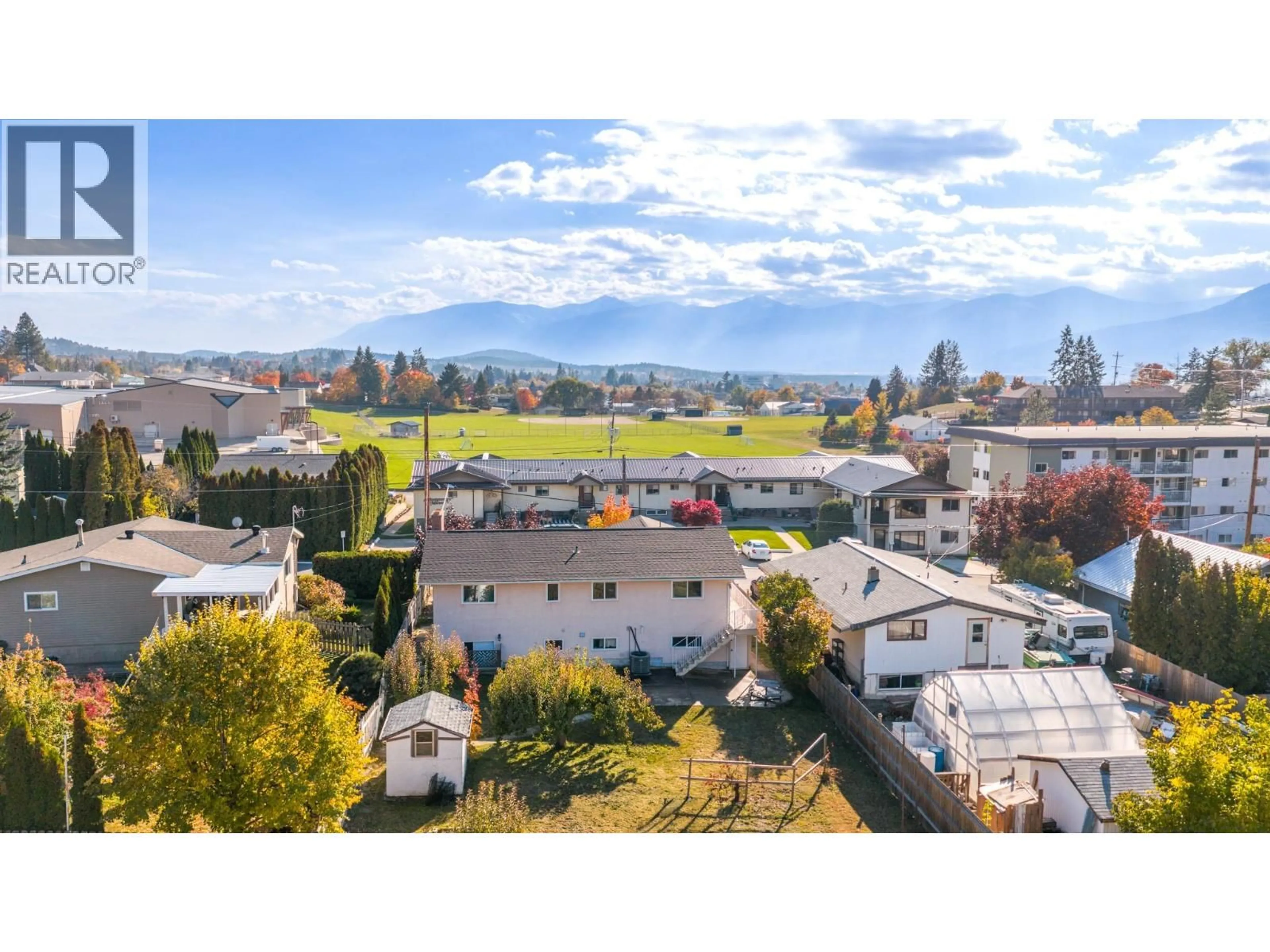 A pic from outside/outdoor area/front of a property/back of a property/a pic from drone, mountain view for 1828 HURL STREET, Creston British Columbia V0B1G5