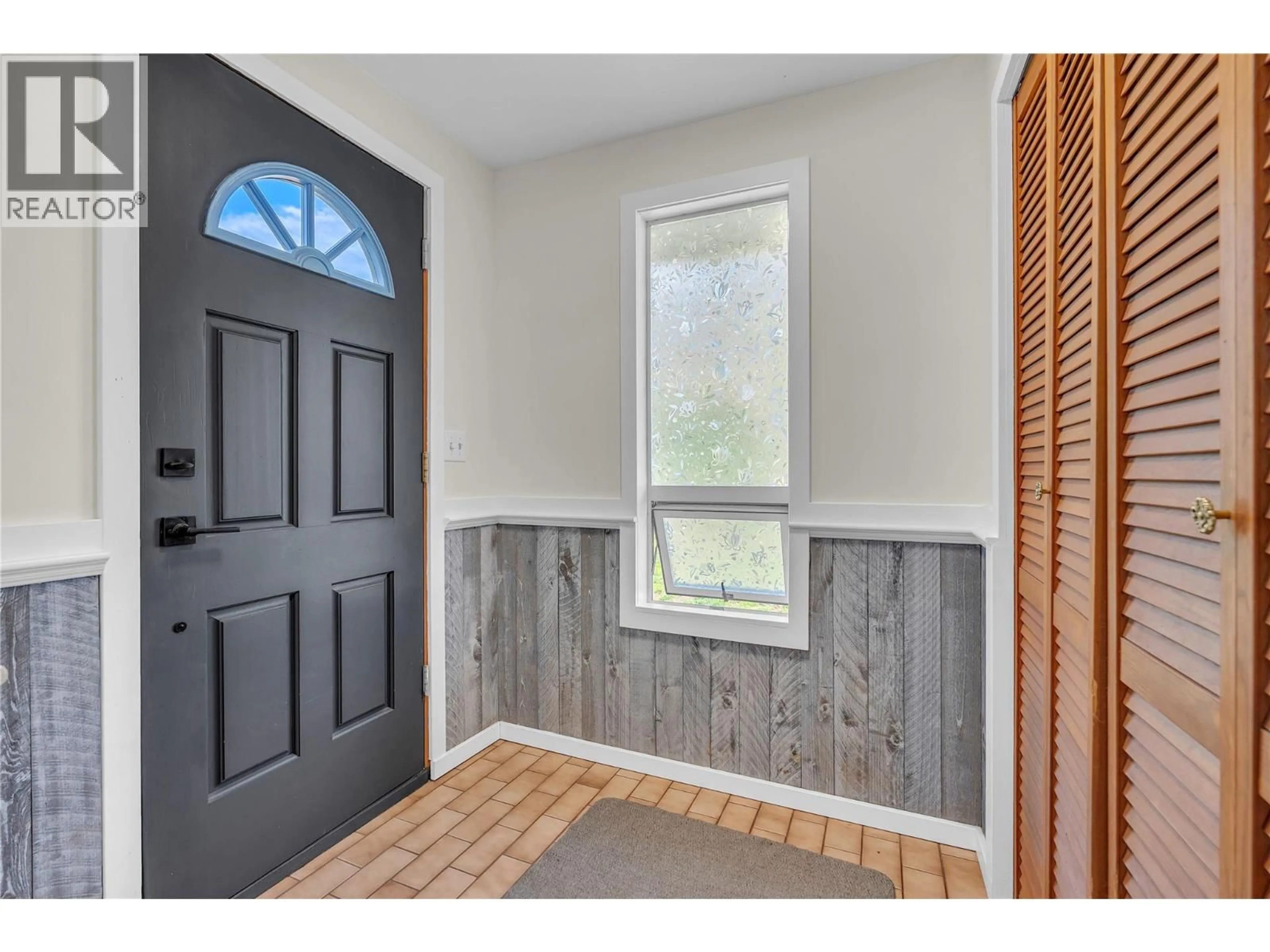 Indoor entryway for 4609 6TH AVENUE, Okanagan Falls British Columbia V0H1R5