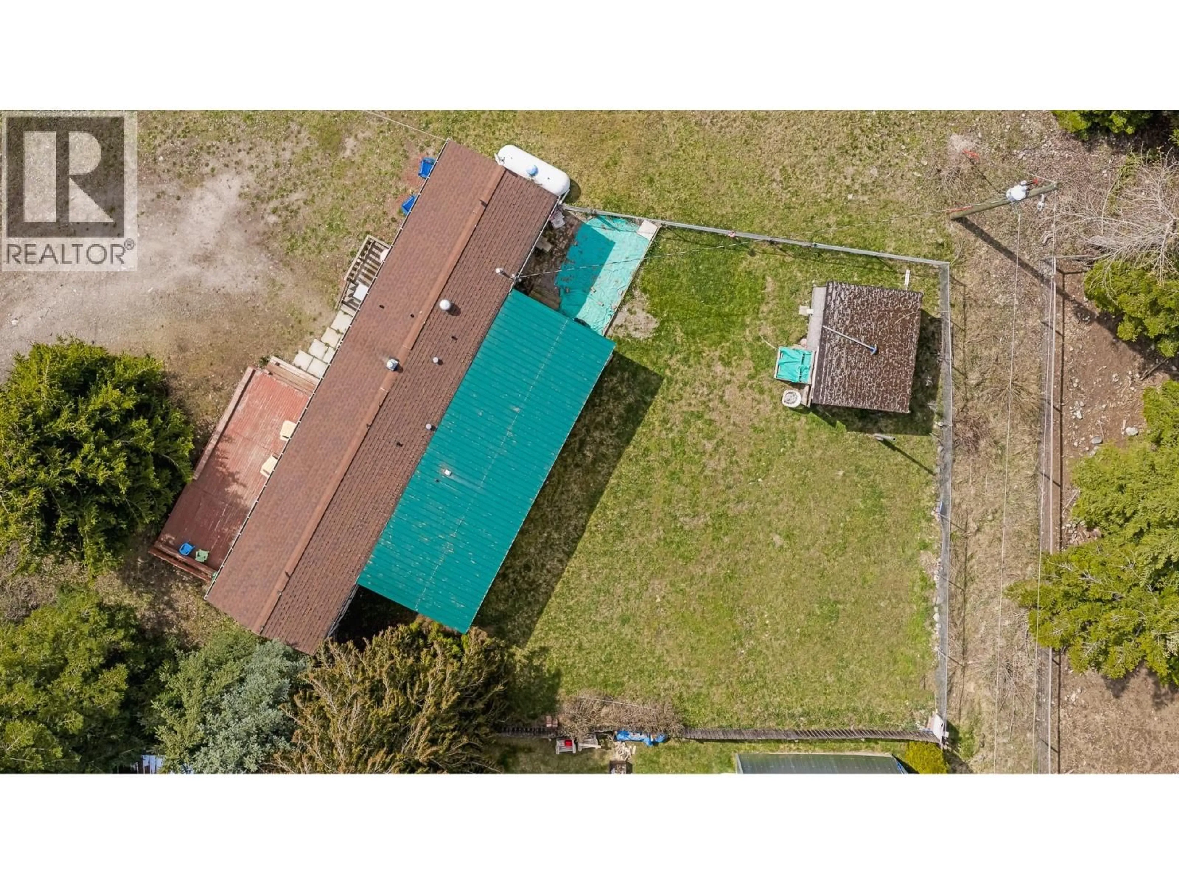 A pic from outside/outdoor area/front of a property/back of a property/a pic from drone, building for 5702 BERTHA AVENUE, Kitchener British Columbia V0B1W1