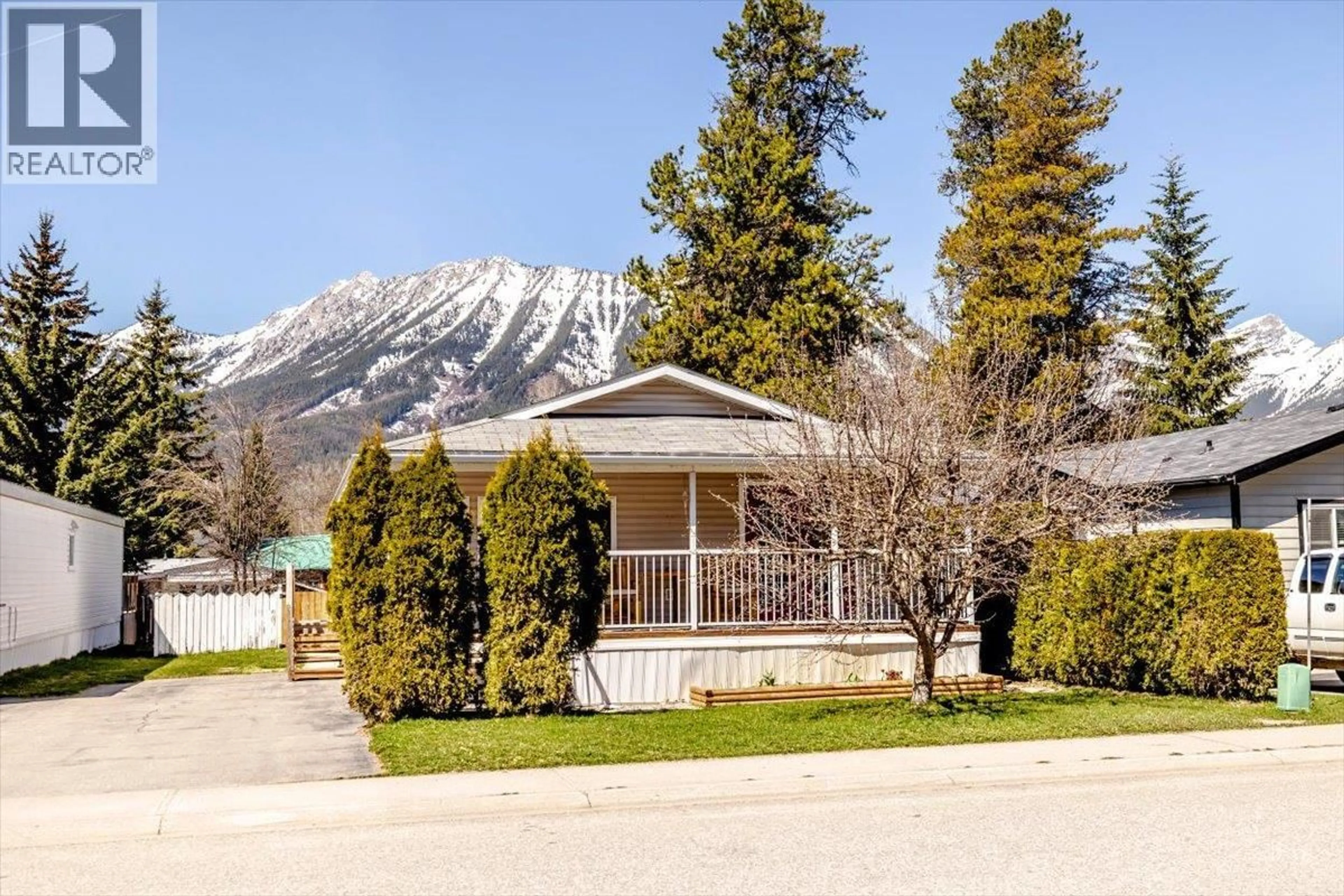 Patio, mountain view for 5 SLALOM DRIVE, Fernie British Columbia V0B1M4