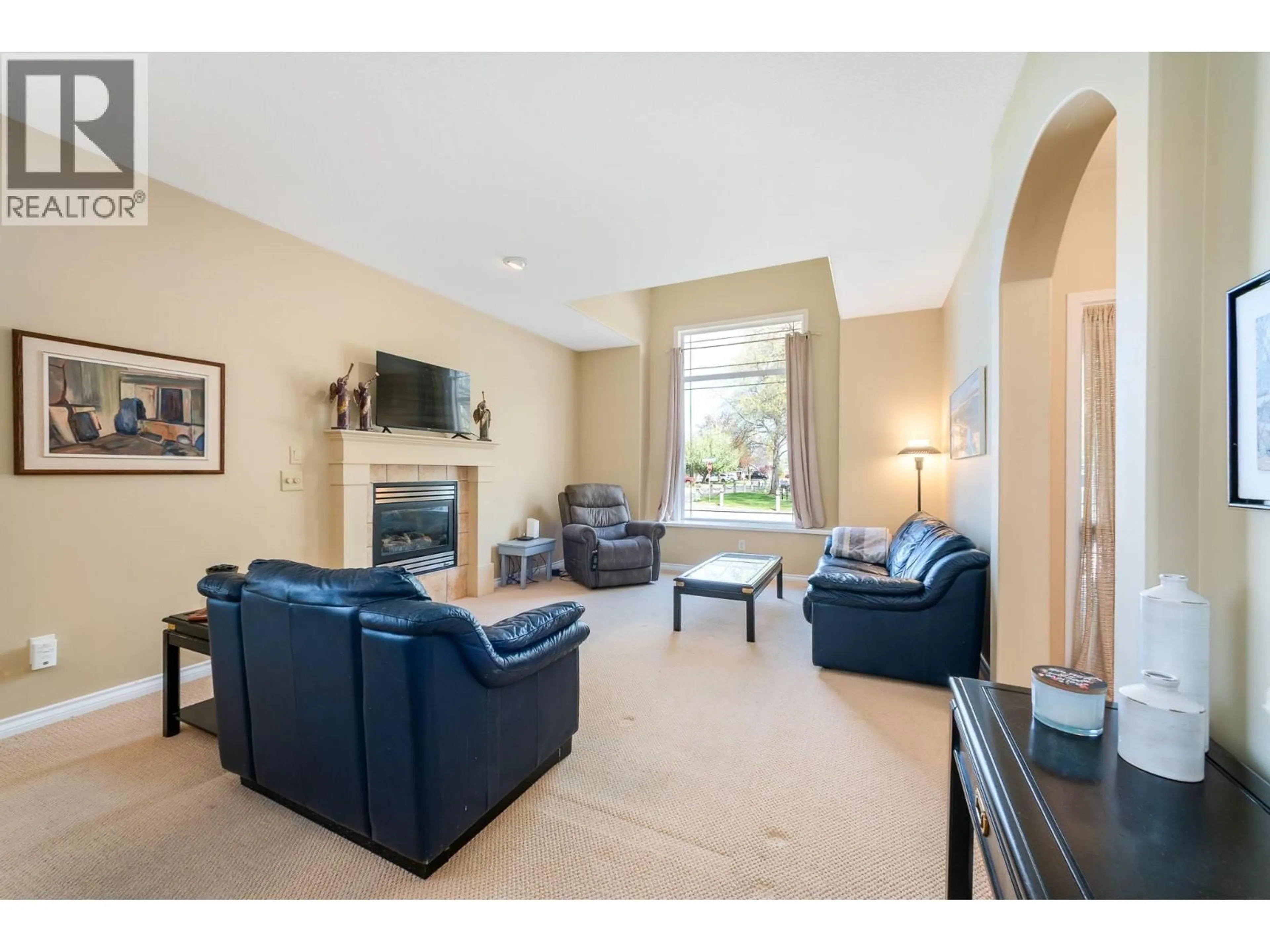 Living room with furniture, unknown for 3585 WINDERMERE ROAD, Kelowna British Columbia V1W4M8