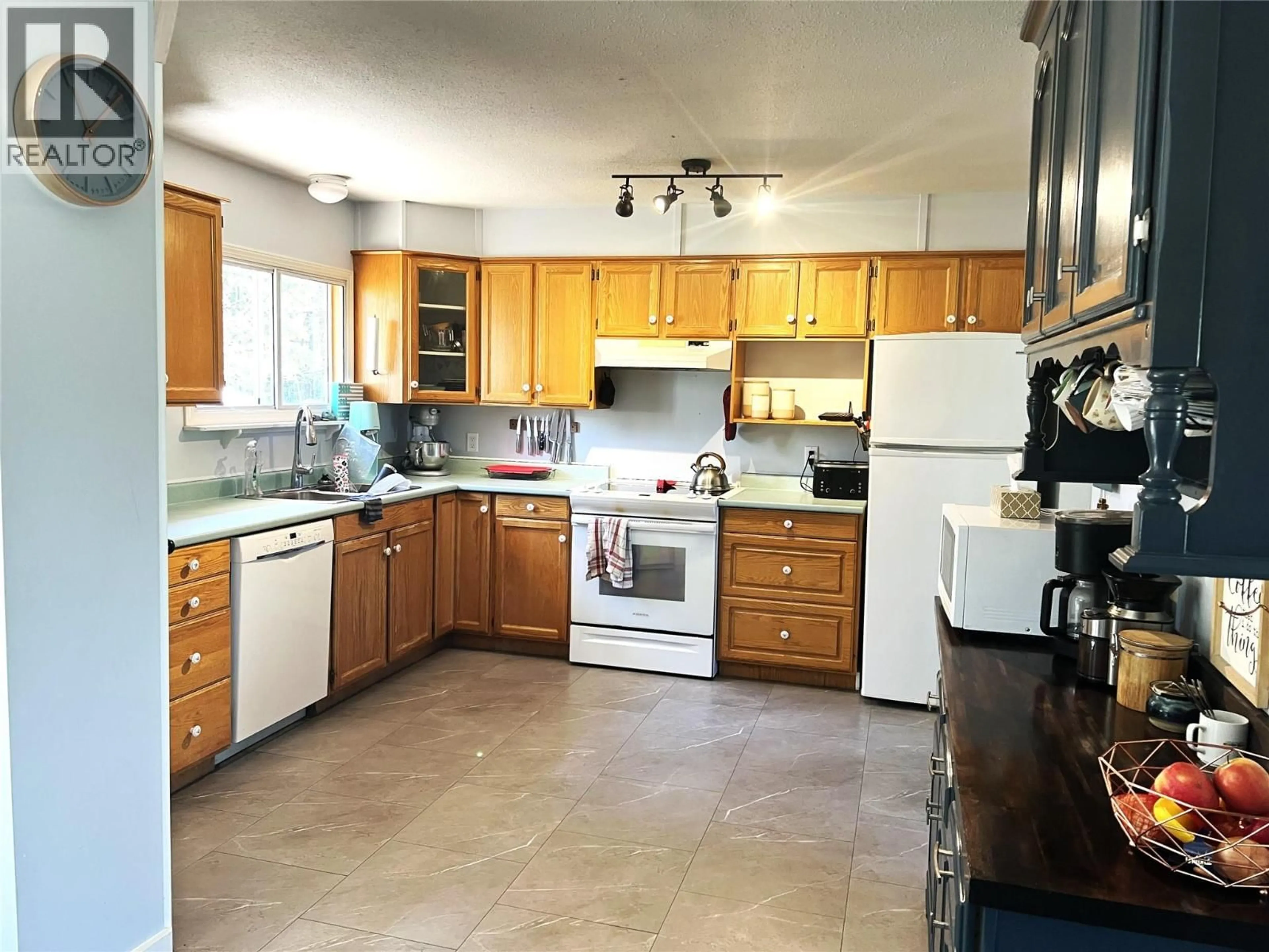 Standard kitchen, ceramic/tile floor for 4138 SQUILAX-ANGLEMONT ROAD, Scotch Creek British Columbia V0E1M5