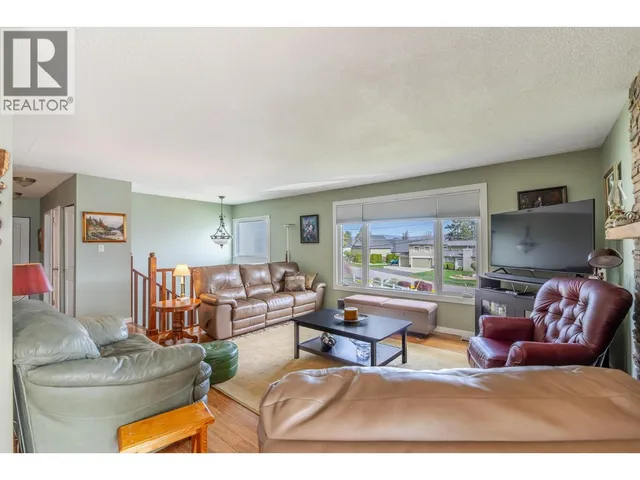 7315 HIGGIN AVENUE, Summerland 5