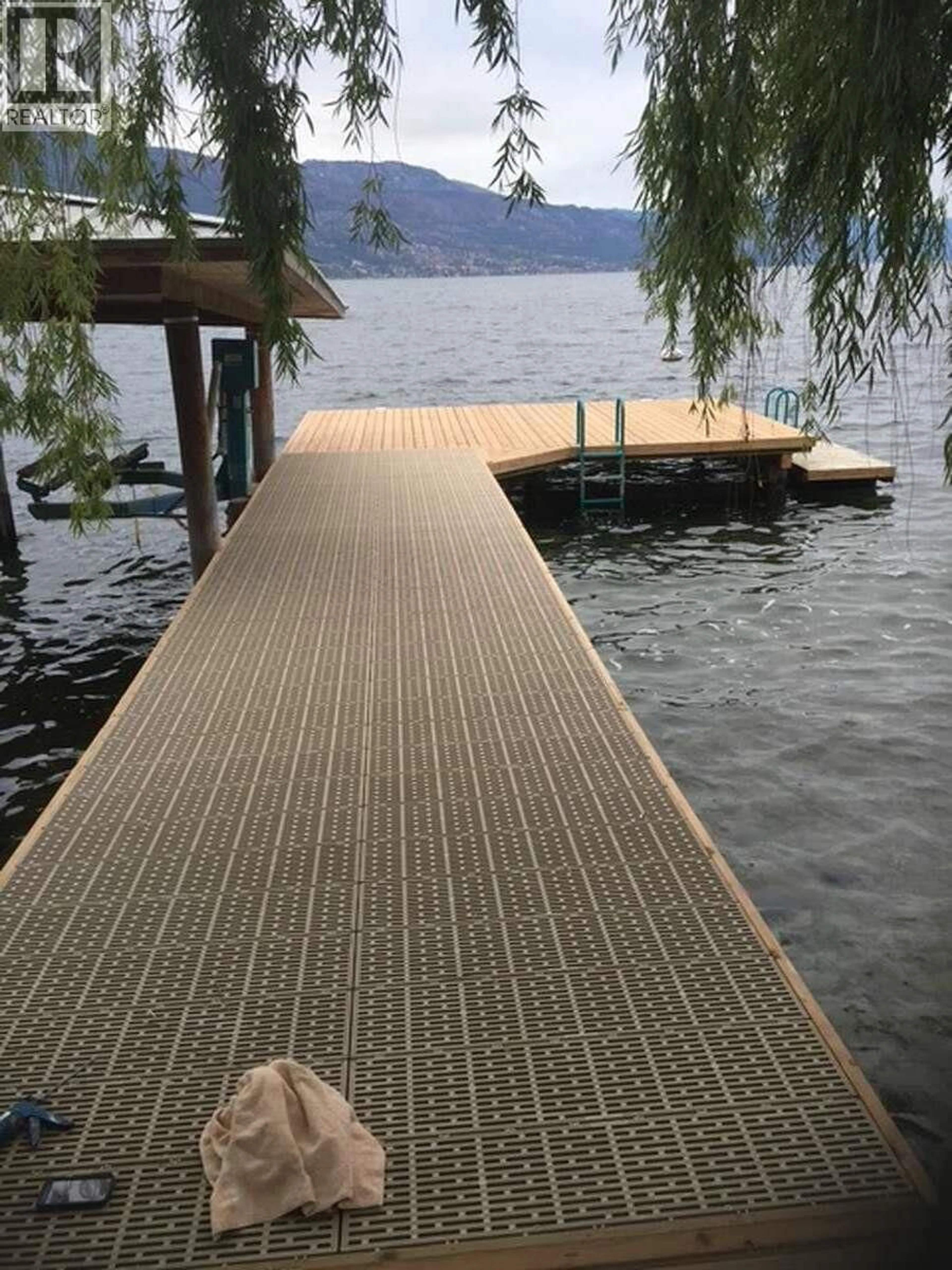 Patio, water/lake/river/ocean view for 3902 FINCH ROAD, Kelowna British Columbia V4V1N4