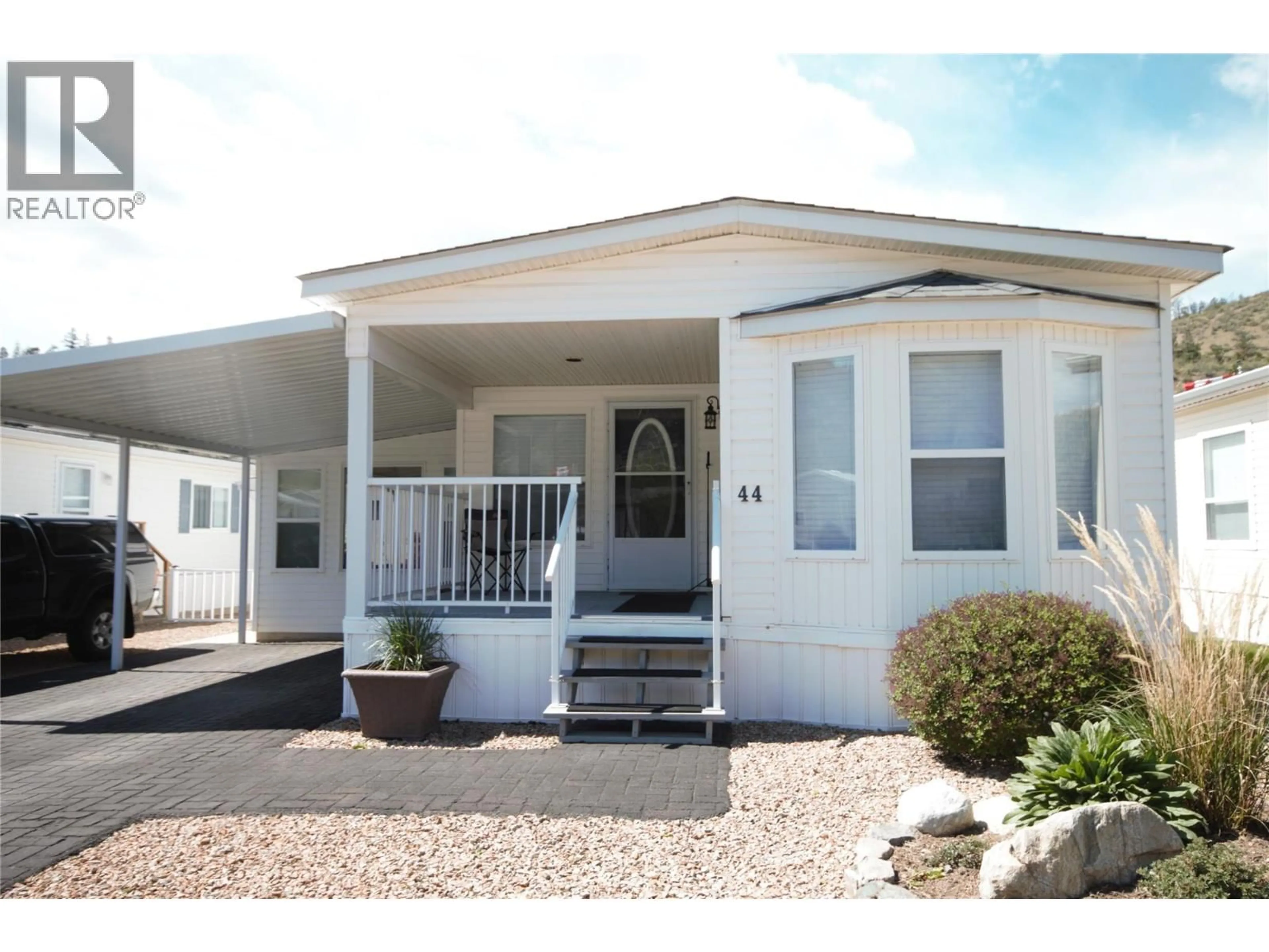 Home with vinyl exterior material, street for 44 - 8598 HIGHWAY 97 OTHER, Oliver British Columbia V0H1T2