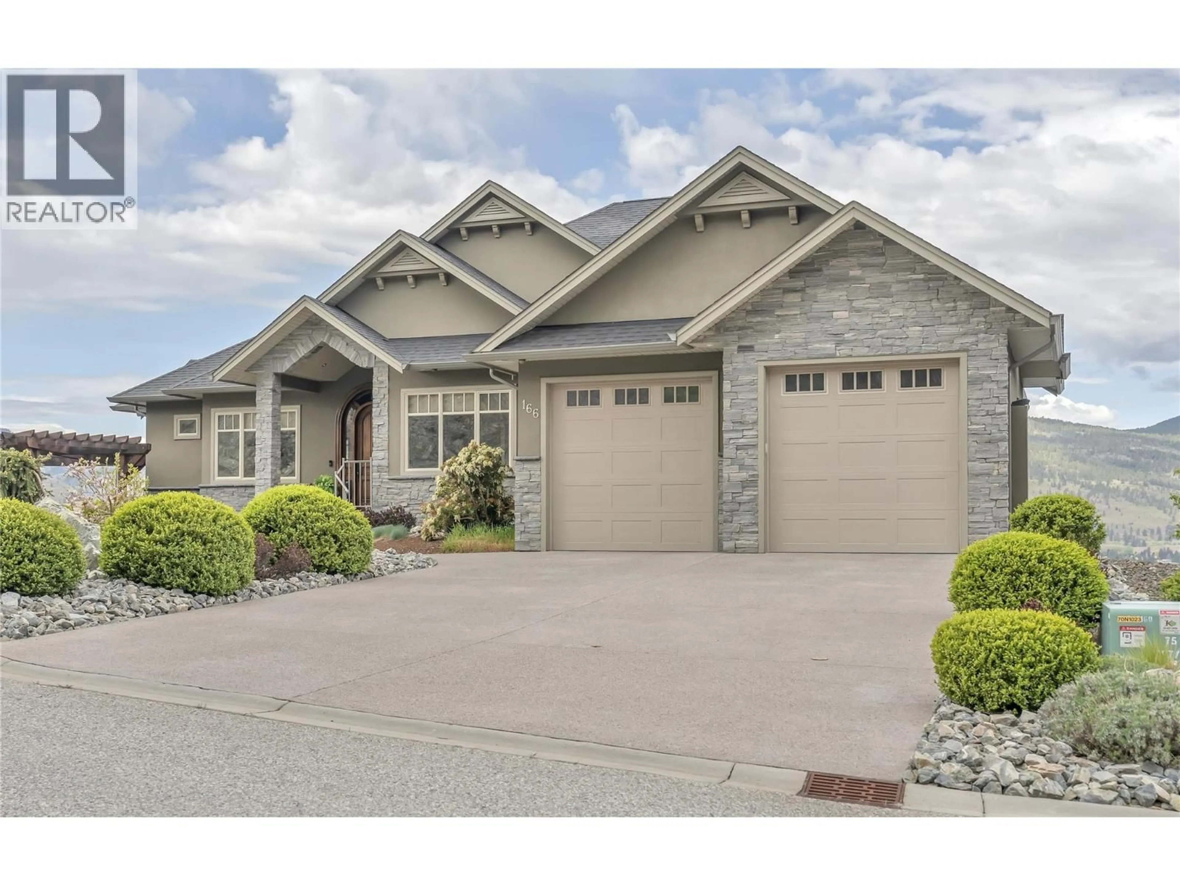 Home with vinyl exterior material, street for 166 VINTAGE BOULEVARD, Okanagan Falls British Columbia V0H1R3