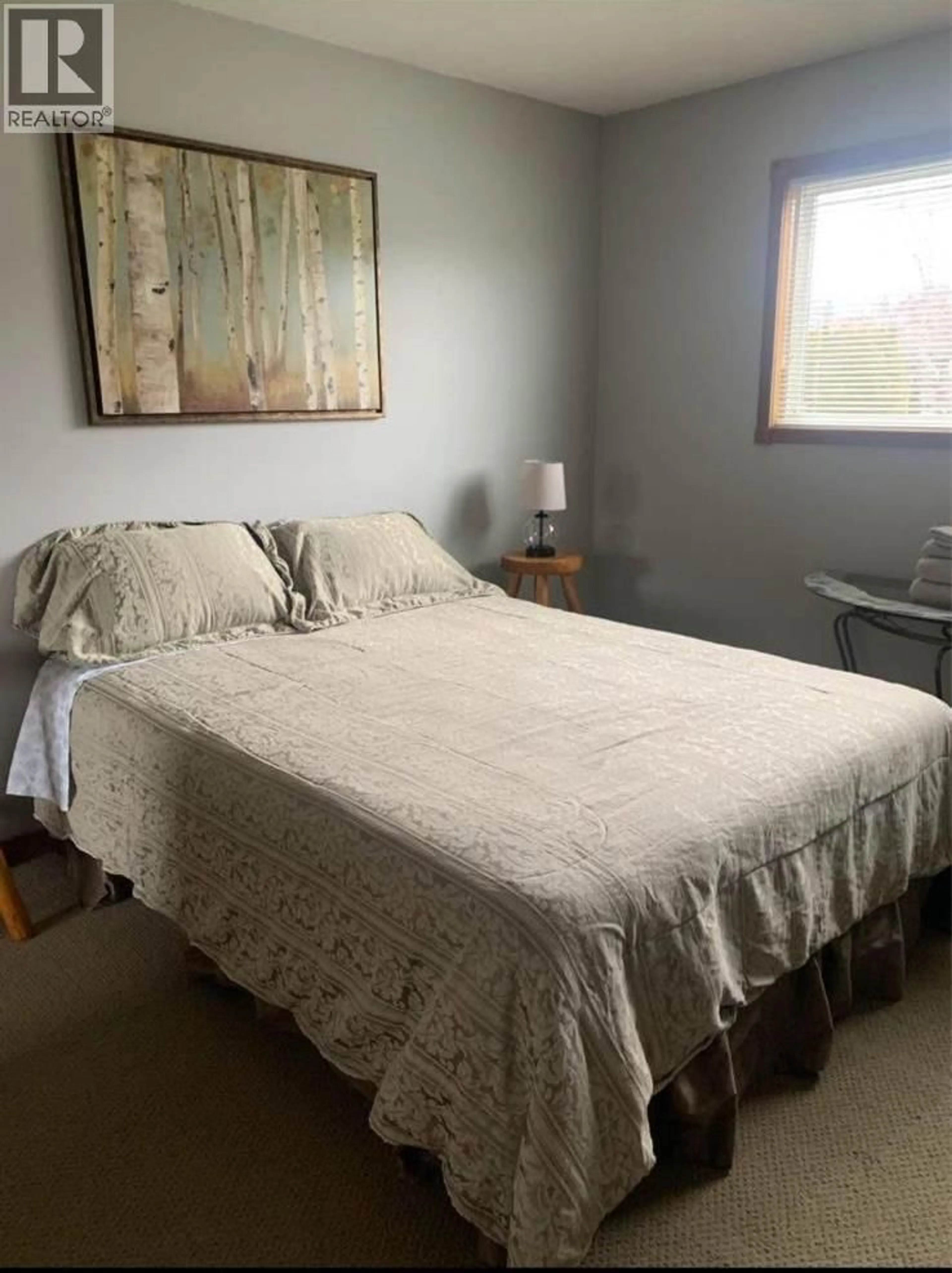Bedroom with bed, unknown for 410 MILTON ROAD, Kelowna British Columbia V1X1W4