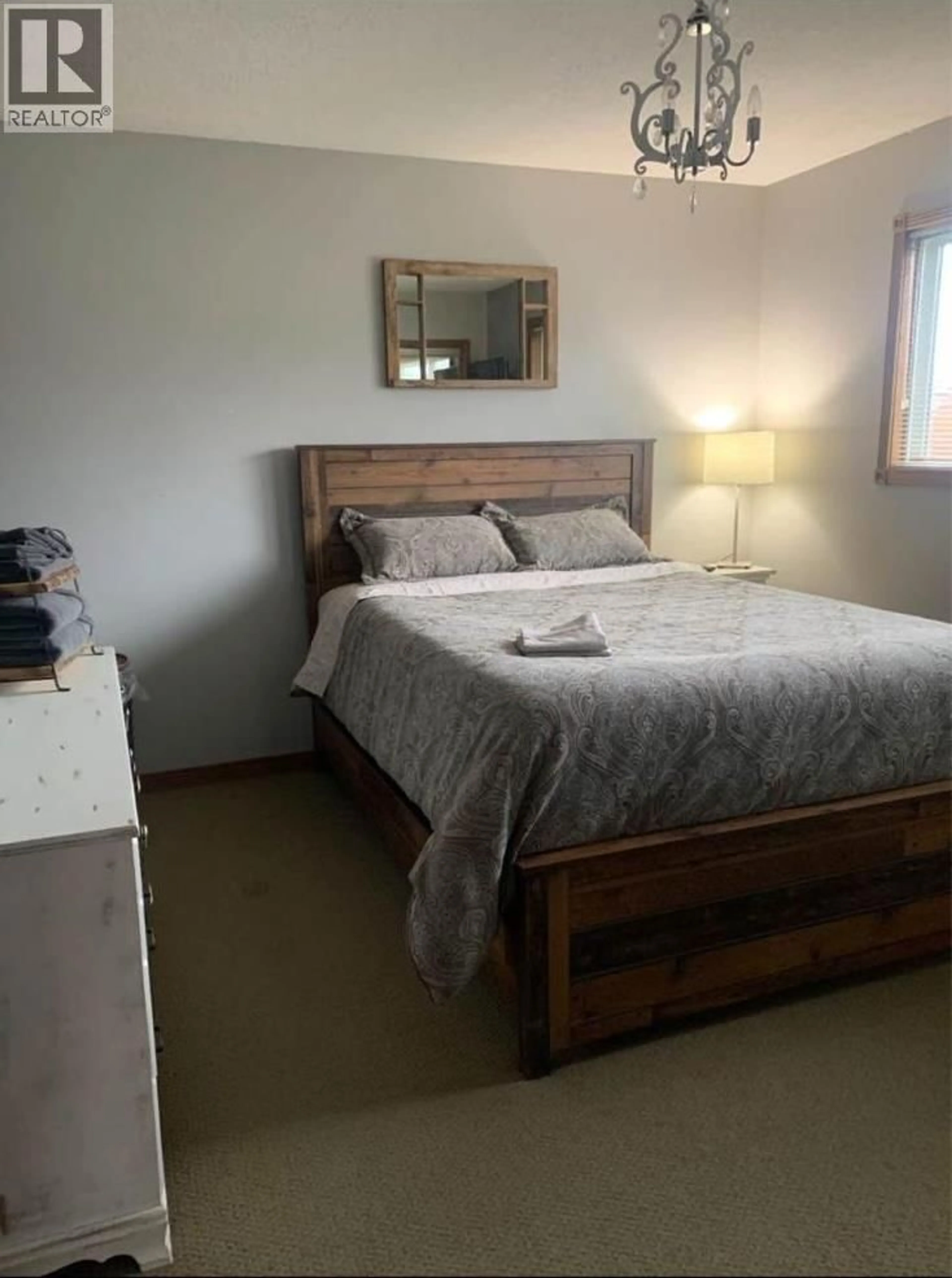 Bedroom with bed, unknown for 410 MILTON ROAD, Kelowna British Columbia V1X1W4