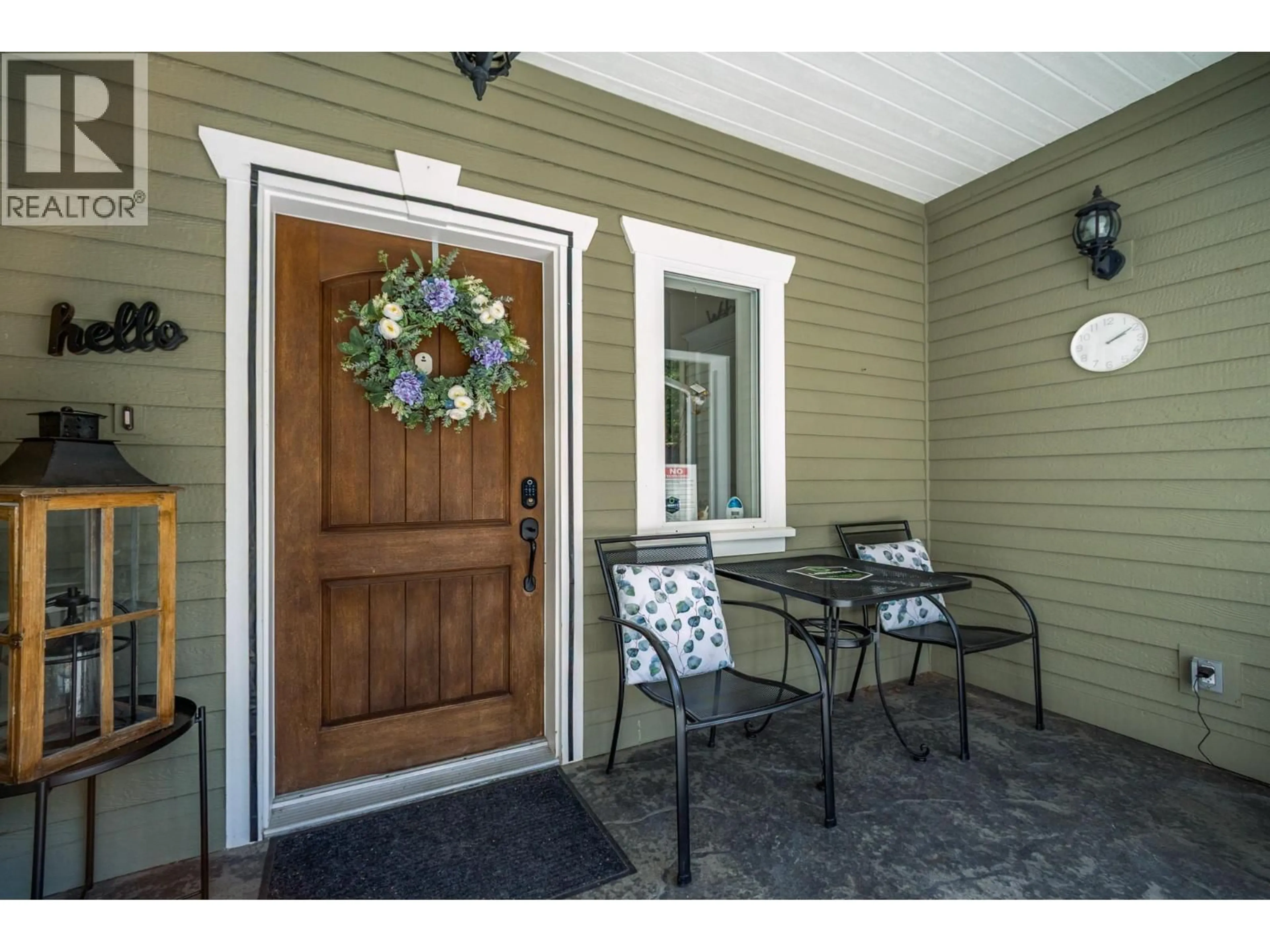 Indoor entryway for 1446 HUCKLEBERRY DRIVE, Sorrento British Columbia V0E2W2