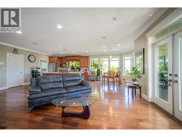 1446 HUCKLEBERRY DRIVE, Sorrento 5